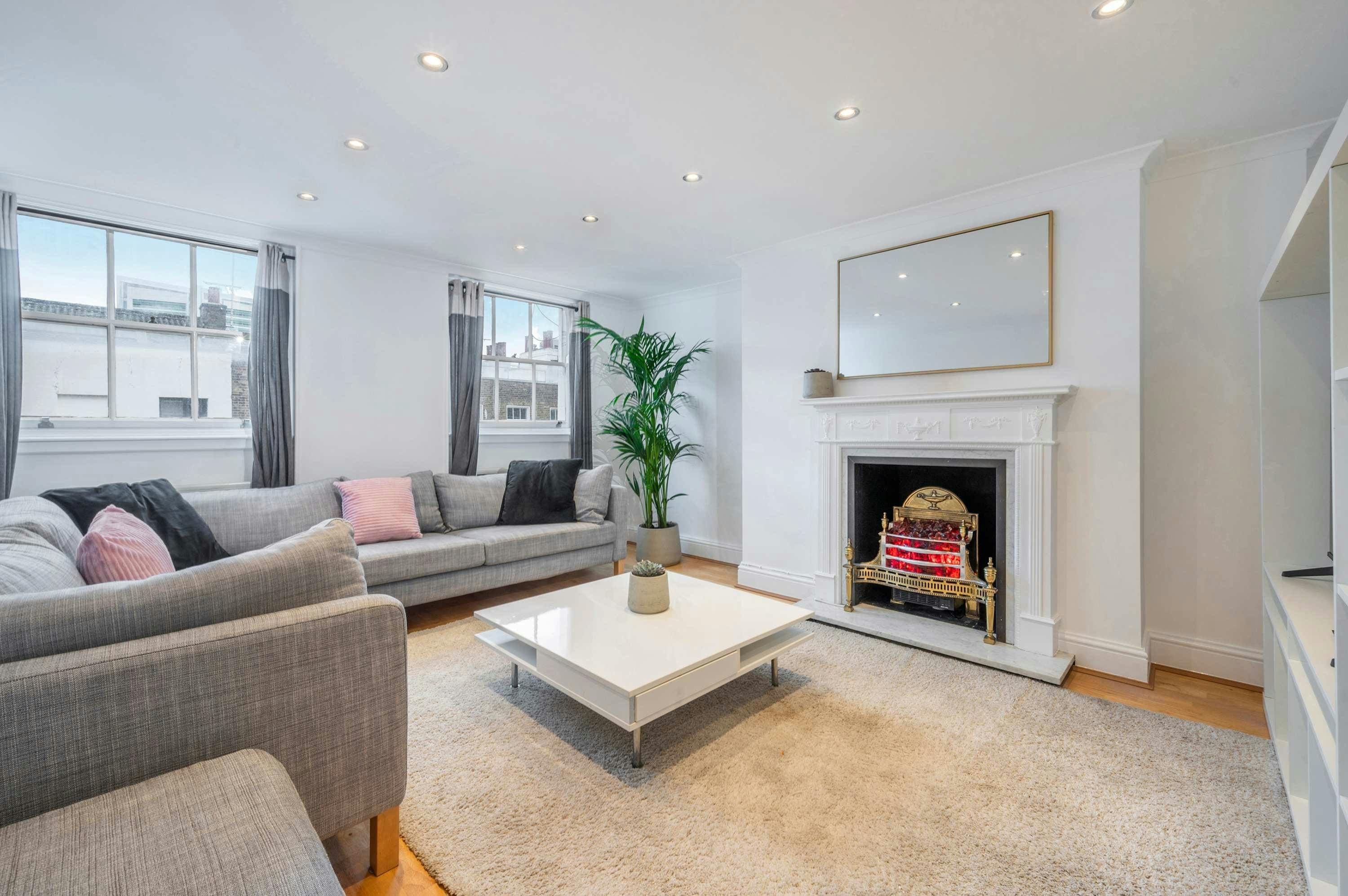 House Rathbone Fitzrovia: Charming 2-Bedroom Townhouse Rental with Family-Friendly Features, Fitzrovia London