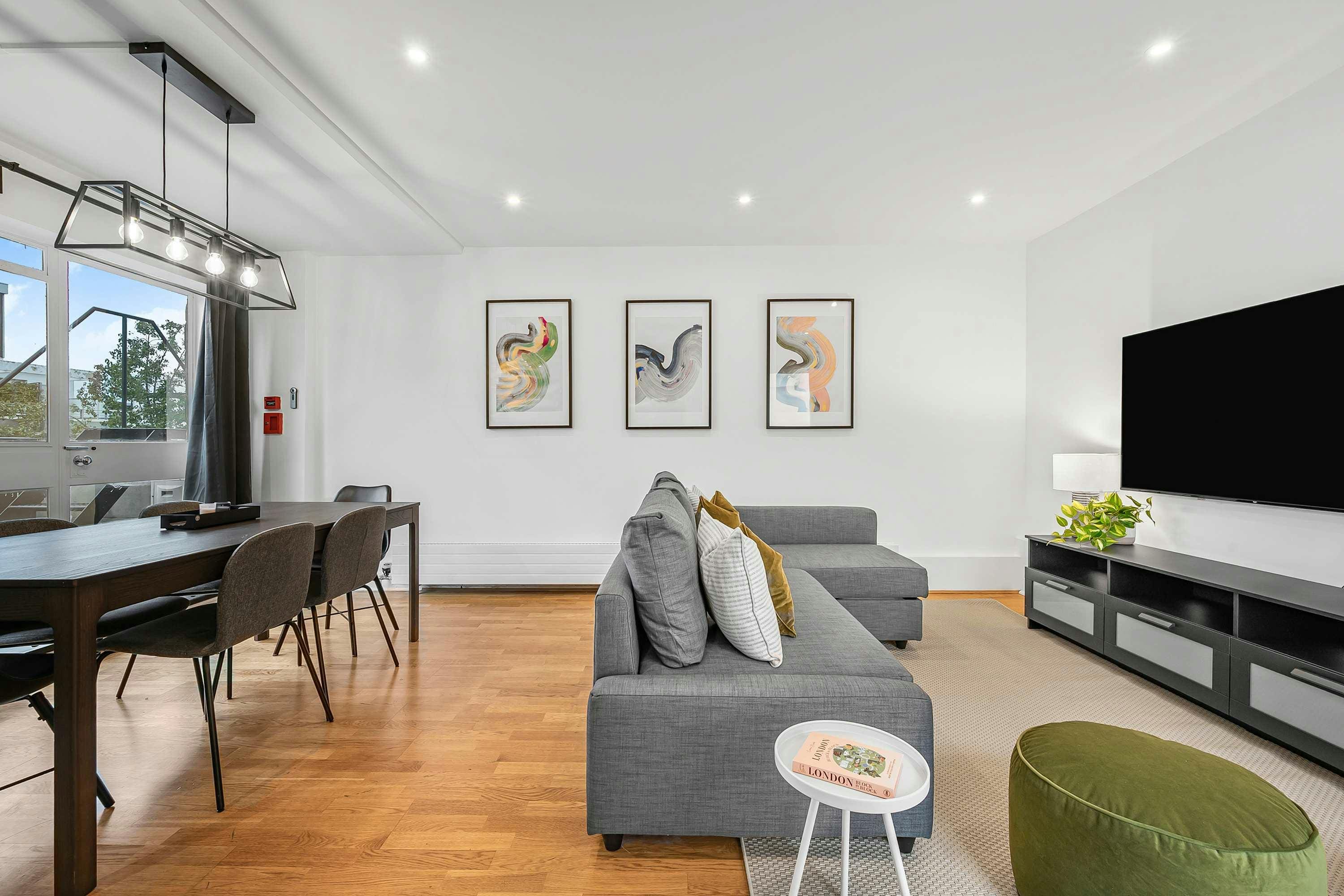 House Helmnor Tottenham Fitzrovia: Stylish 2-Bedroom Apartment Rental with Private Terrace, Fitzrovia London