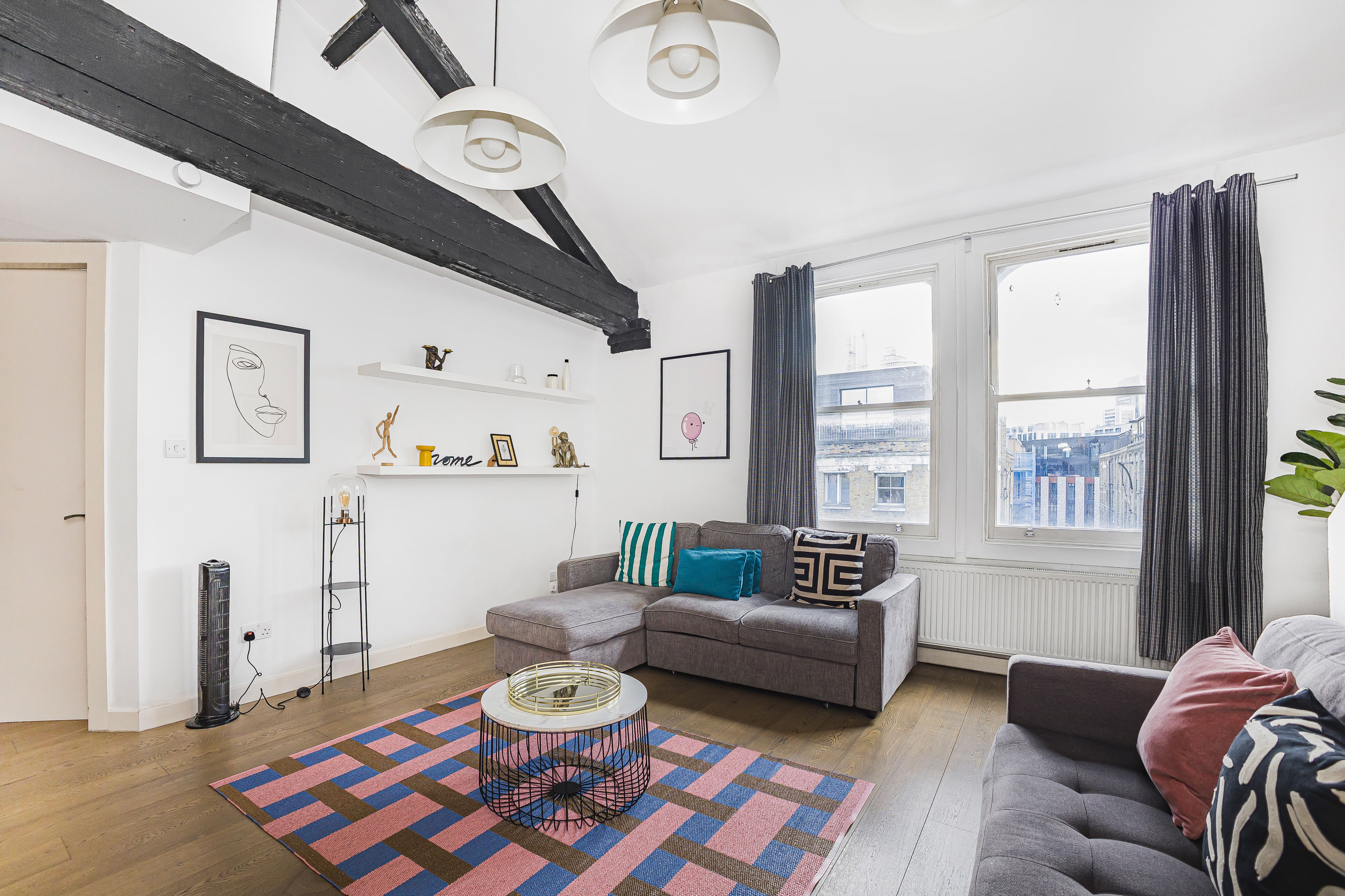House Redchurch Shoreditch: Spacious 3-Bedroom Apartment Rental with Family-Friendly Features in Shoreditch