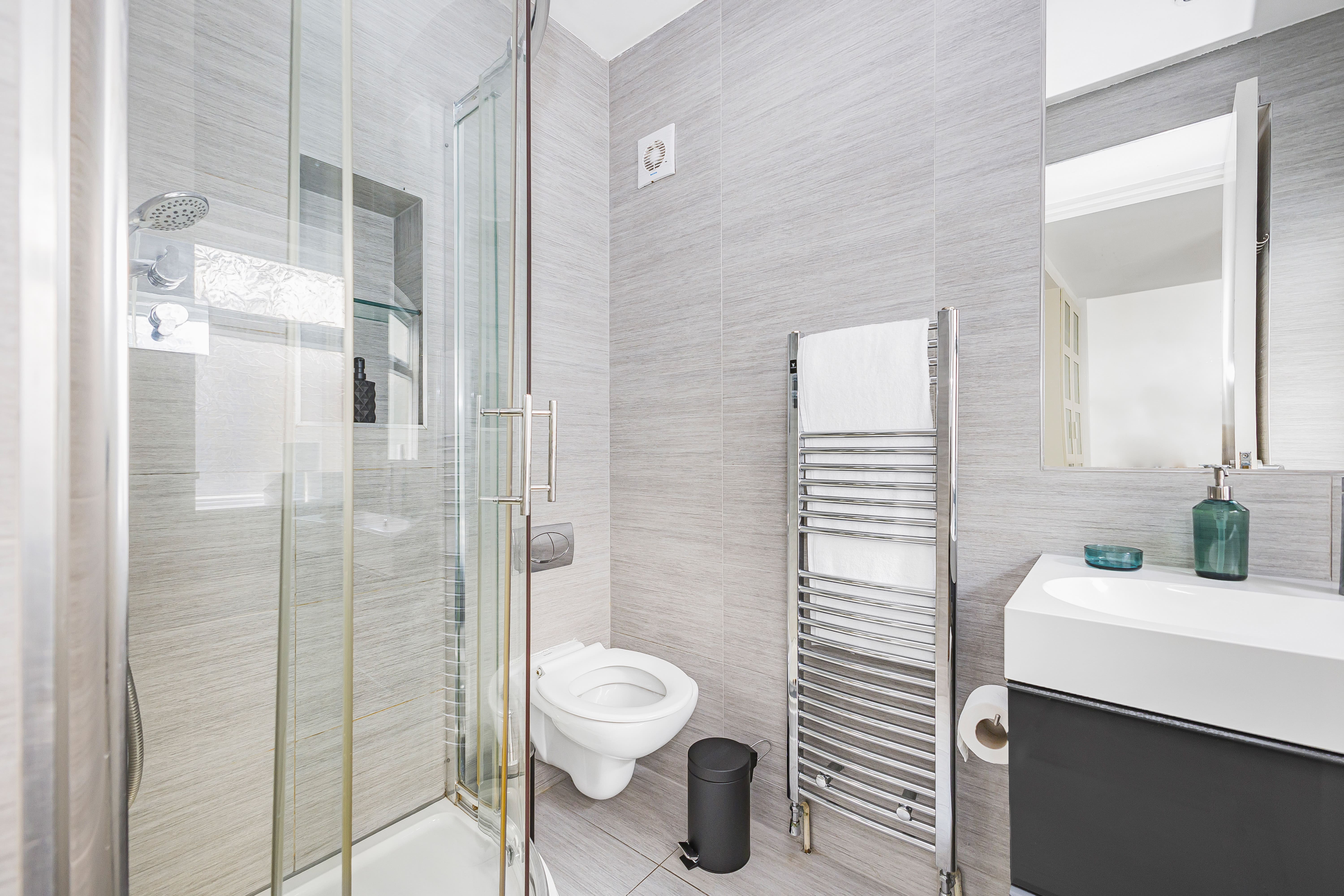 House Redchurch Shoreditch: Spacious 3-Bedroom Apartment Rental with Family-Friendly Features in Shoreditch