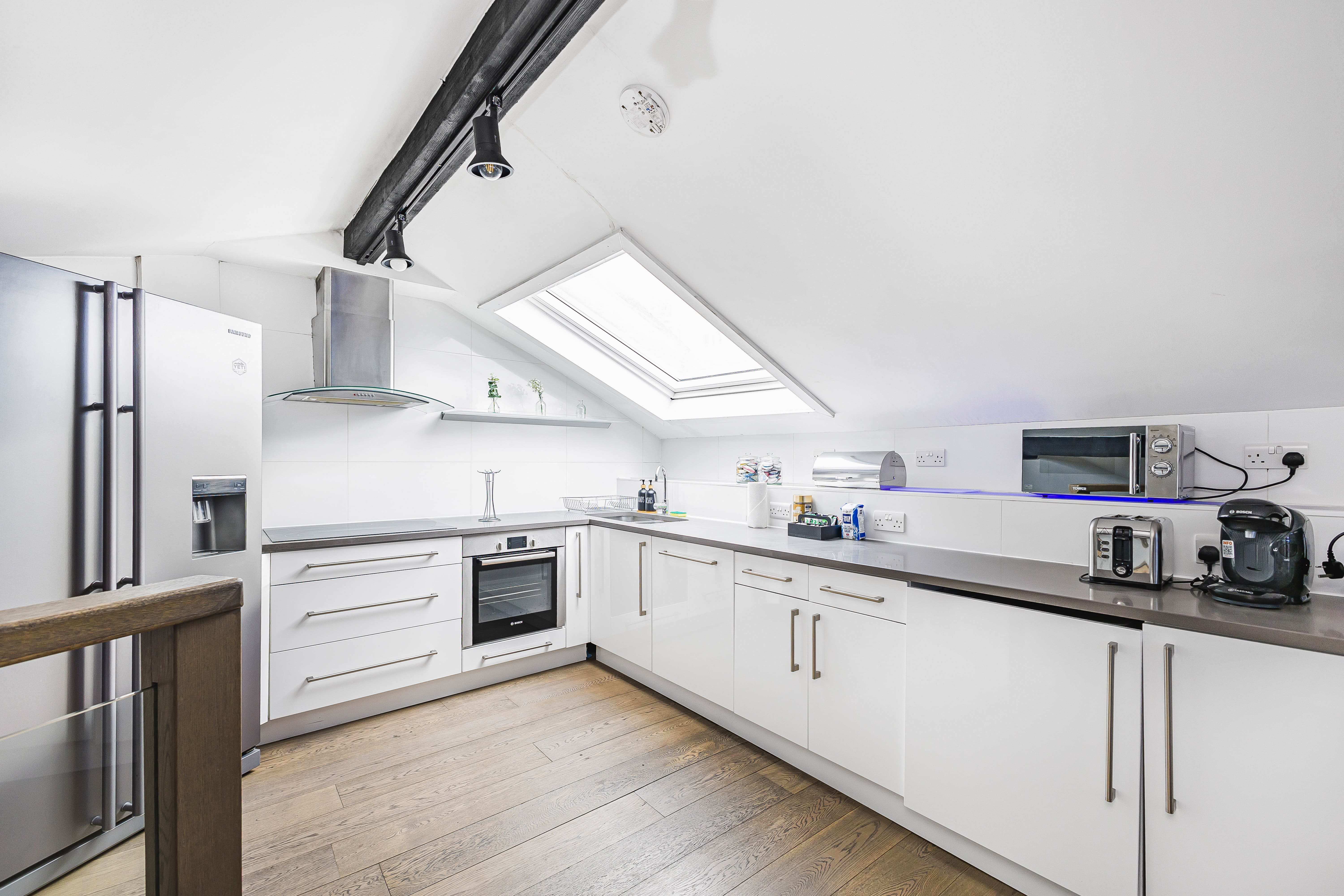 House Redchurch Shoreditch: Spacious 3-Bedroom Apartment Rental with Family-Friendly Features in Shoreditch