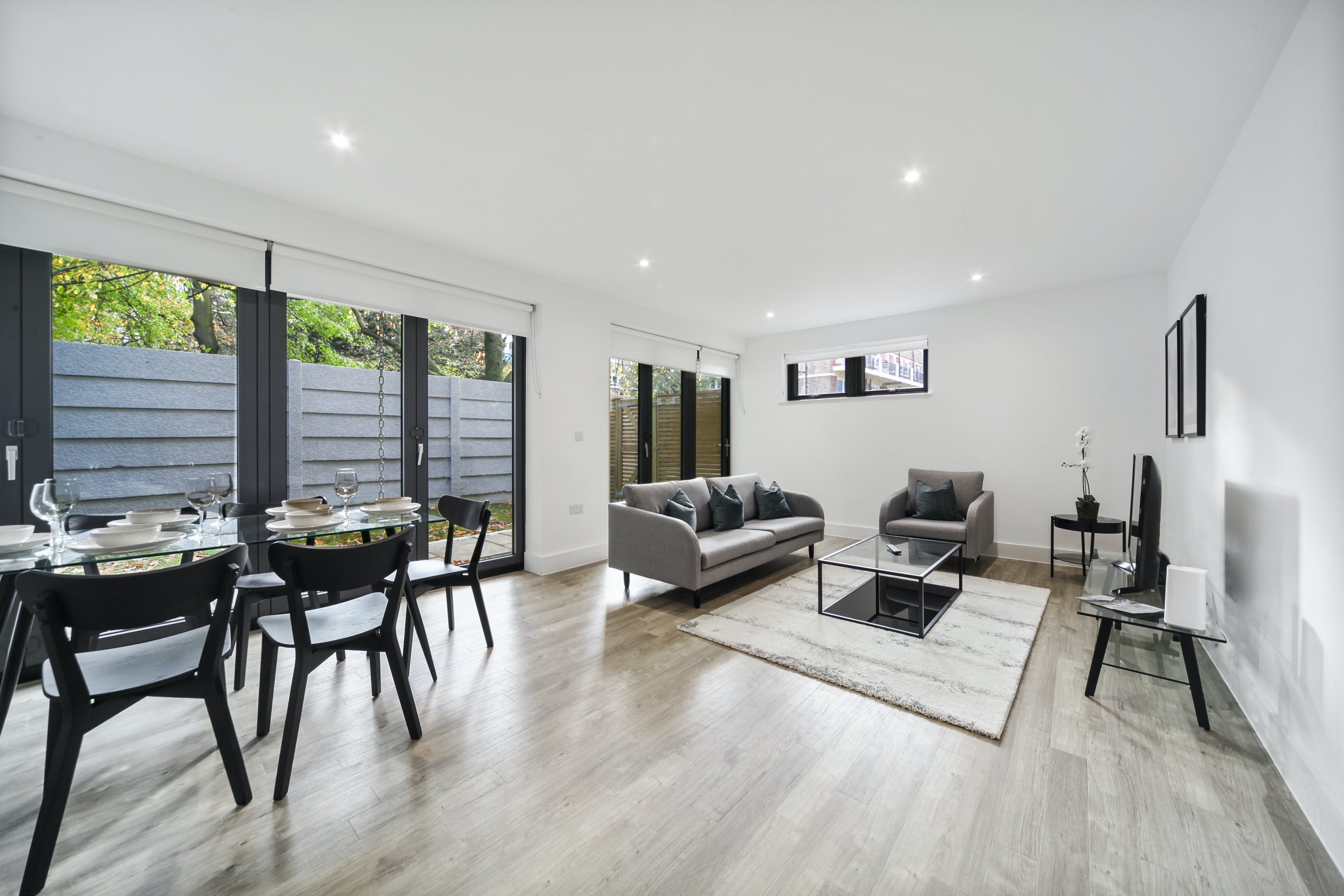 House Rotherhithe Canada Water: Spacious 3-Bedroom Apartment with Air Conditioning, Canada Water London