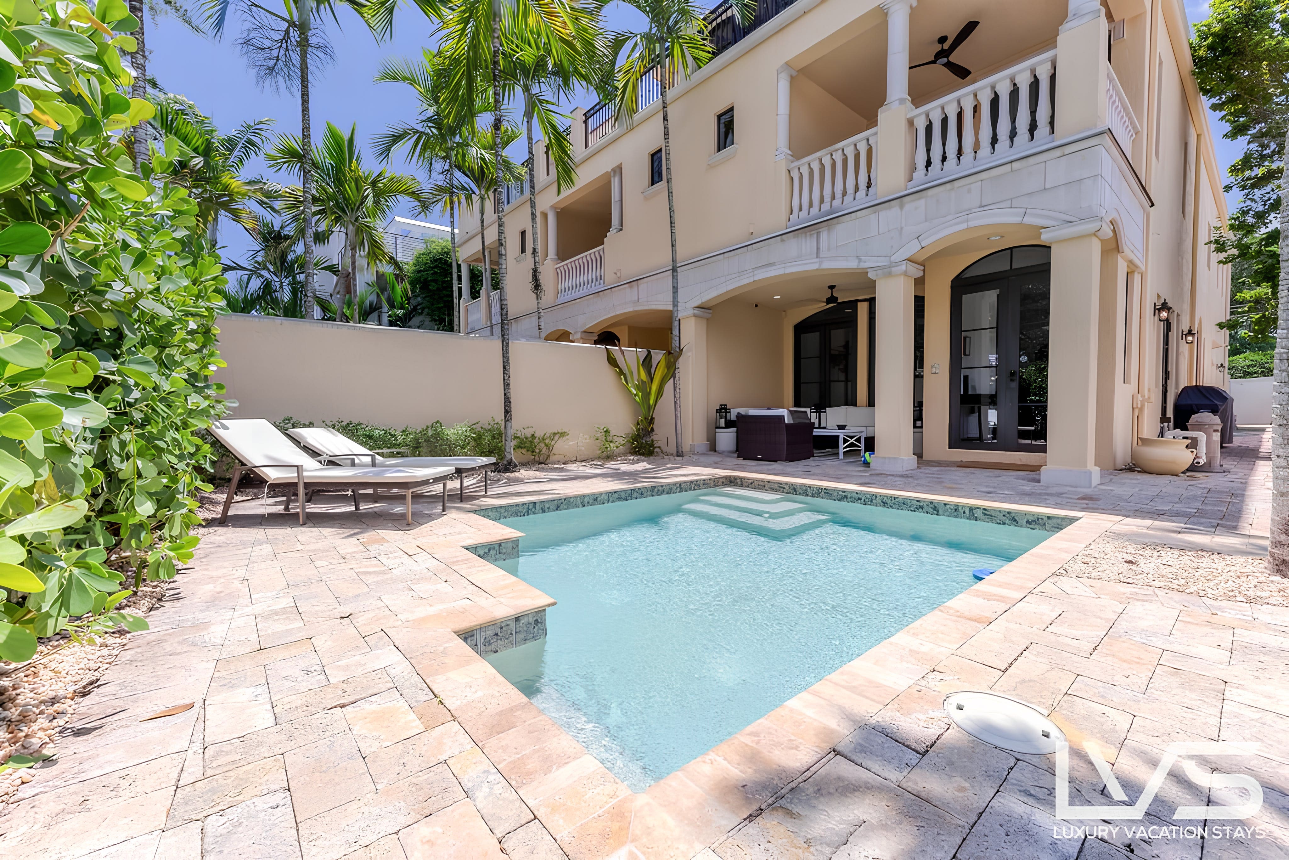 Villa Levante Sunrise Rio Fort Lauderdale: Spacious 4-Bedroom Apartment with Pool, Fort Lauderdale