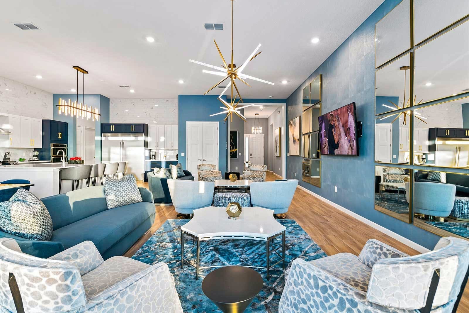 Villa Boreas Crescent Florida: Luxury 12-Bedroom House with Pool and Seaview, Polk County