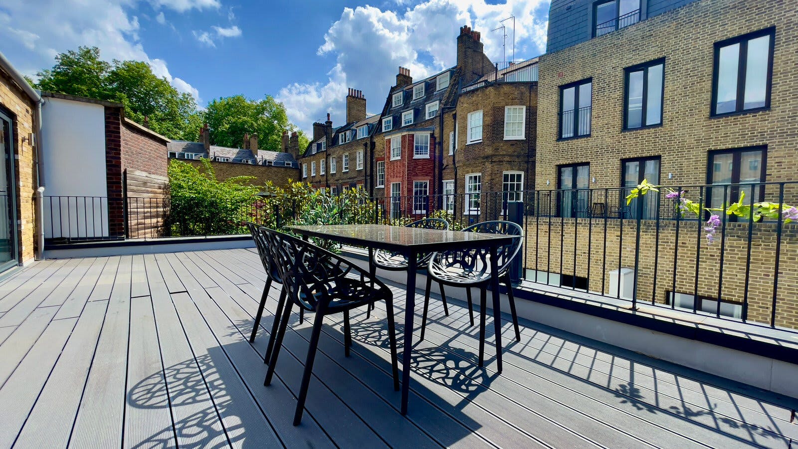 House Serjeants Holborn: Stylish 2-Bedroom Apartment Rental with Balcony in Holborn London