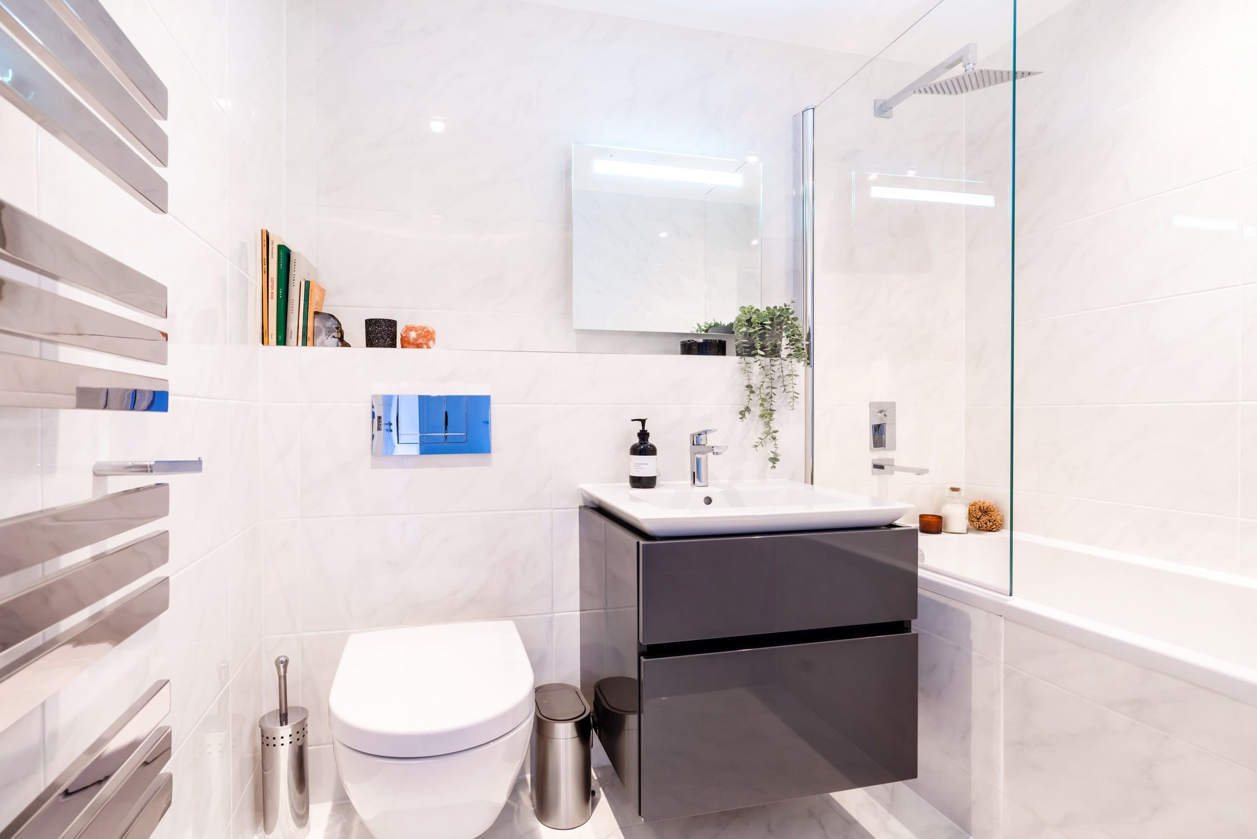 House Serjeants Holborn: Stylish 2-Bedroom Apartment Rental with Balcony in Holborn London