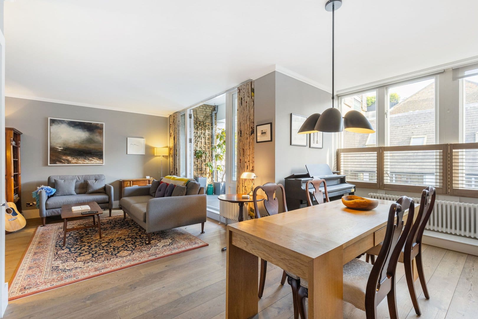 House Eventide Seven Dials Covent Garden: Stylish 1-Bedroom Apartment Rental with Balcony, Covent Garden London