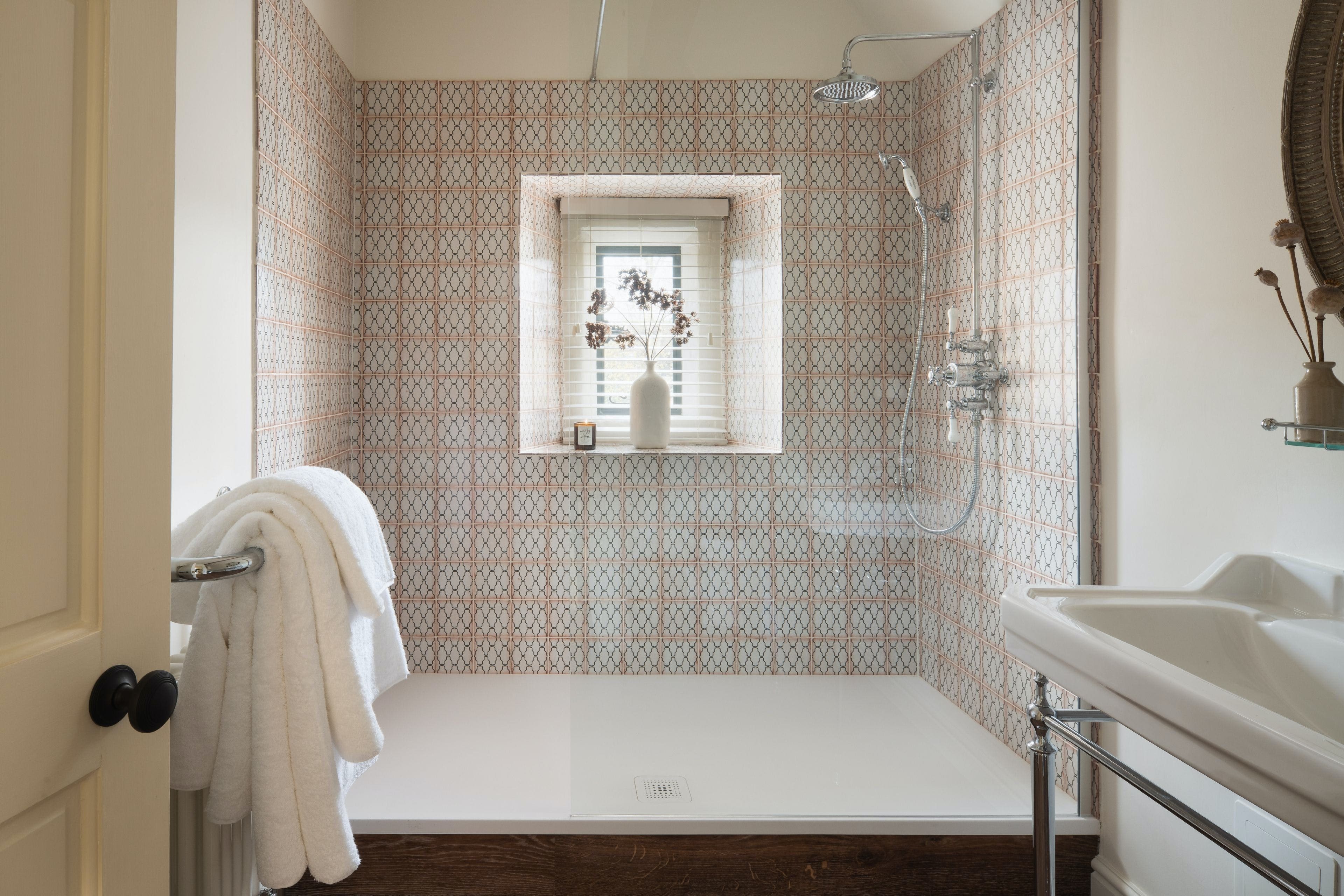House Slaughter Bourton-on-the-Water: Charming 1-Bedroom Cottage Rental with Two Bathrooms in Bourton-on-the-Water