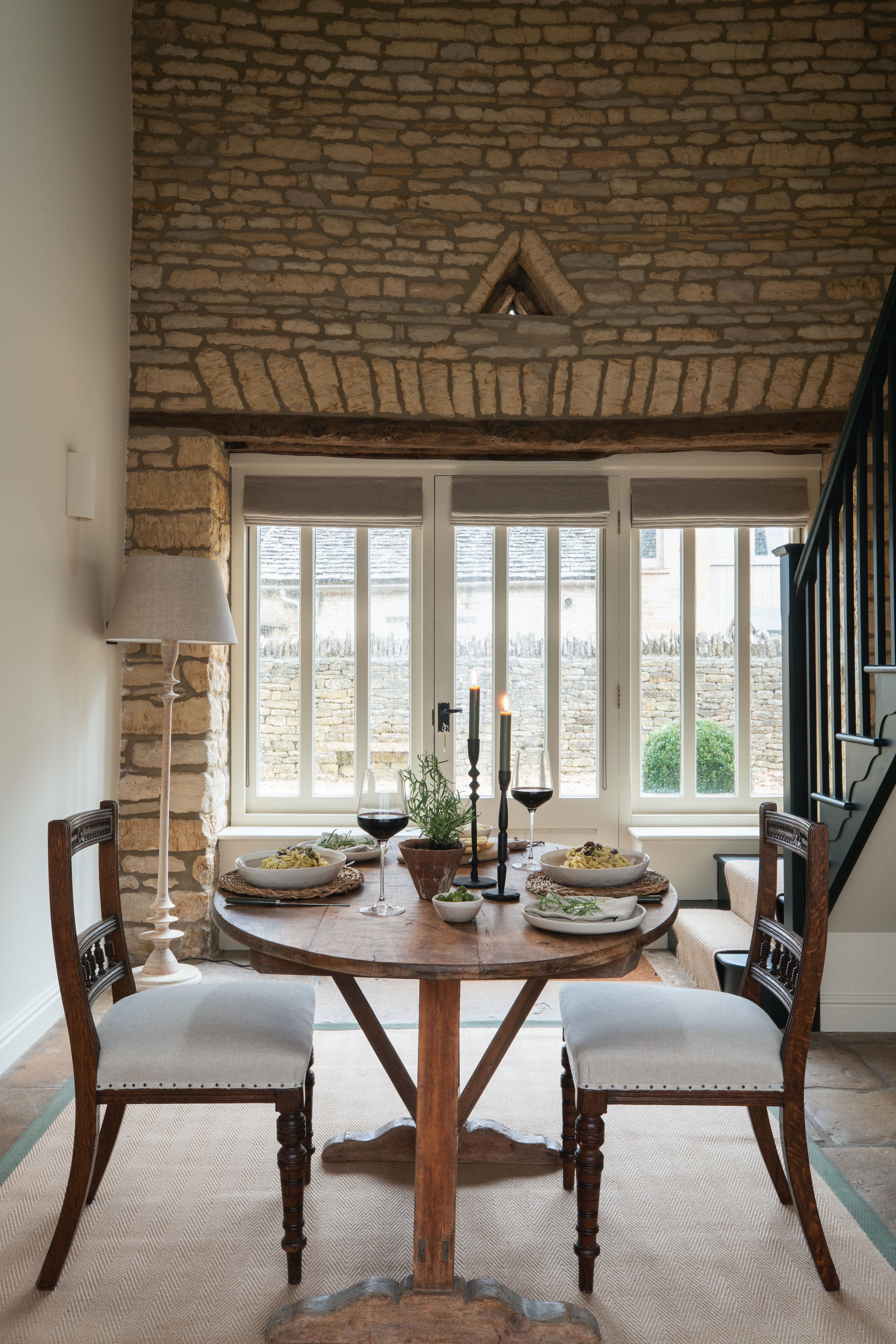 House Slaughter Bourton-on-the-Water: Charming 1-Bedroom Cottage Rental with Two Bathrooms in Bourton-on-the-Water