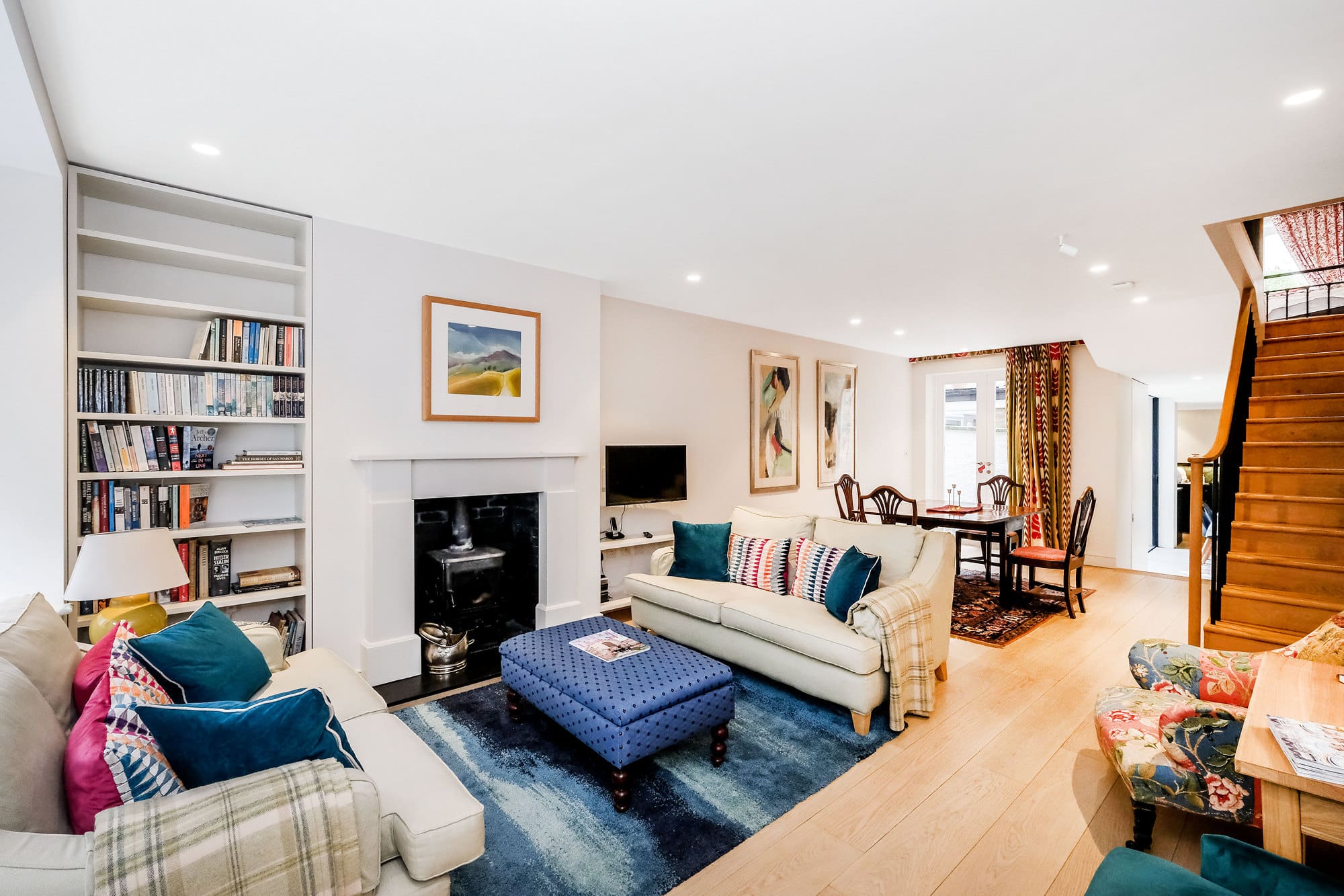 House Gloaming Tite Street Chelsea: Elegant 4-Bedroom Apartment with Roof Terrace, Chelsea