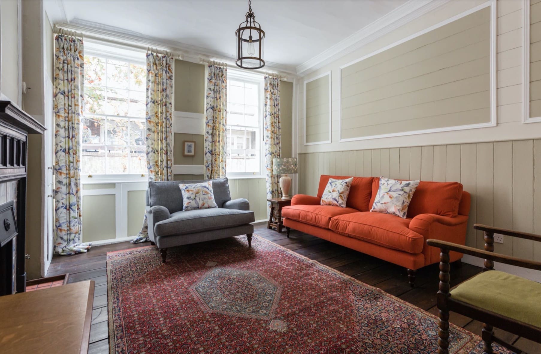 House St Giles London: Charming 3-Bedroom Apartment Rental with Family Amenities in The West End