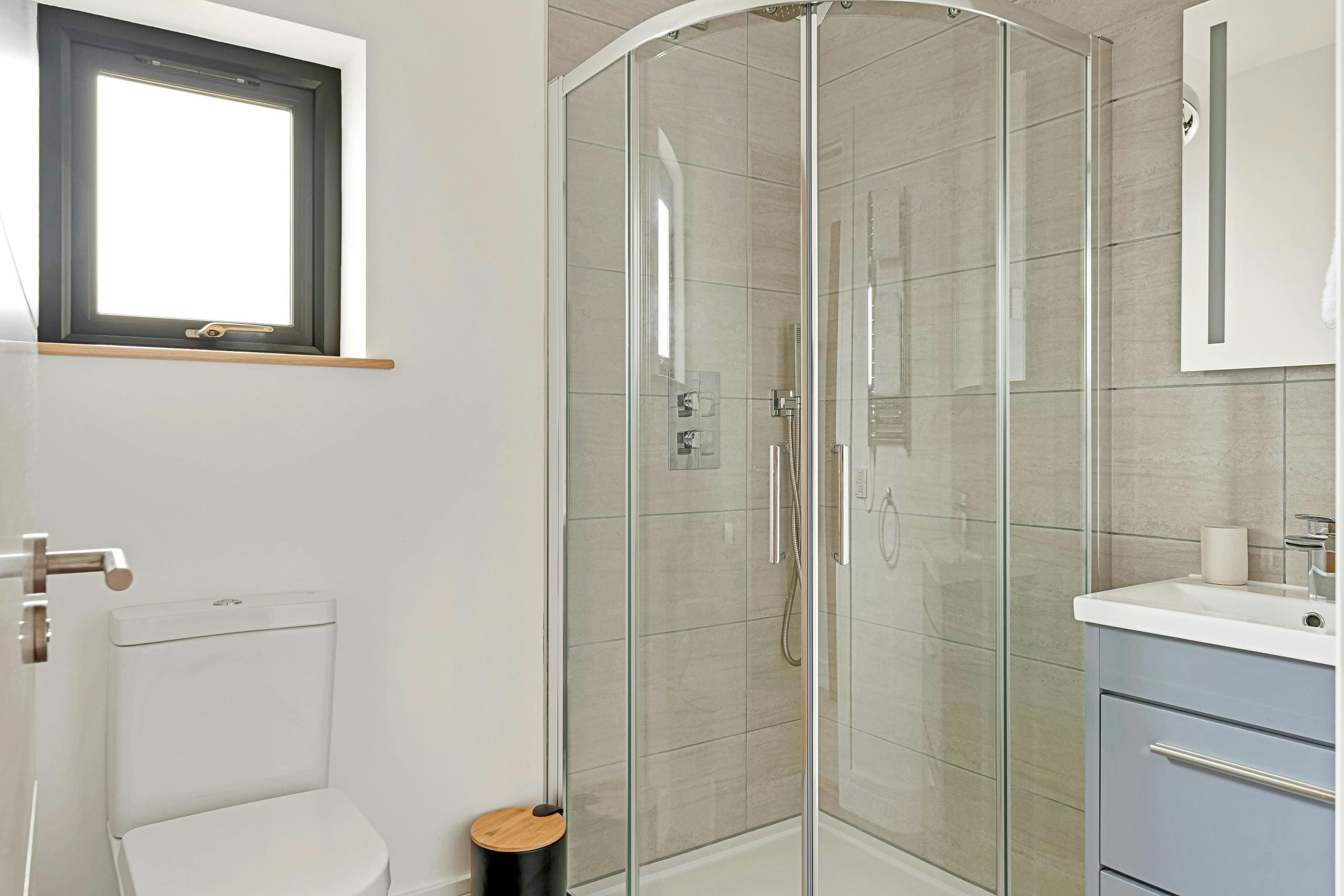 House Stratton Bude: Luxury 3-Bedroom Villa with Hot Tub and Sea Views, Bude Cornwall