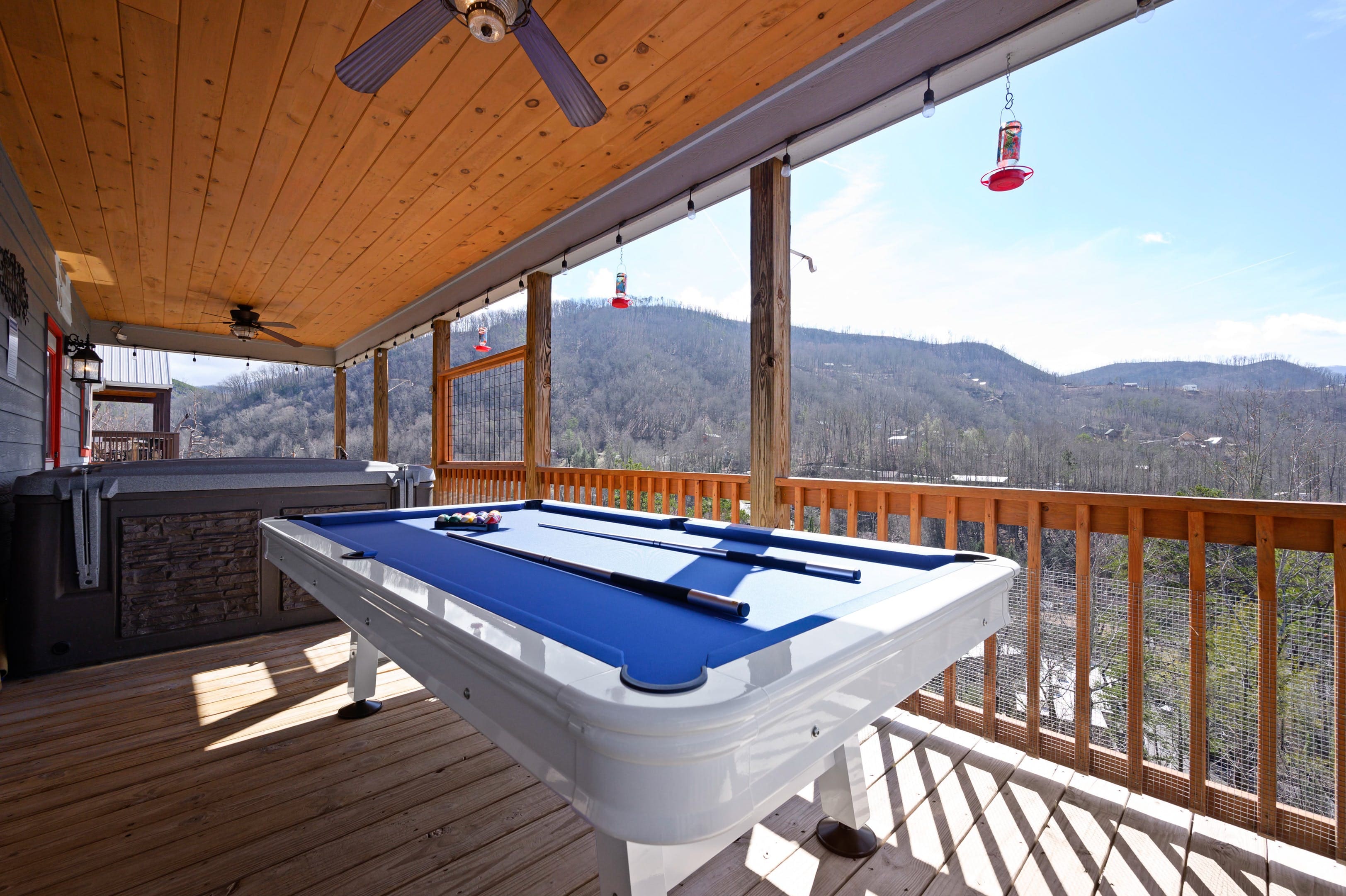 House Sycamore Gatlinburg: Luxury 4-Bedroom House with Hot Tub and Family Amenities, Sevier County