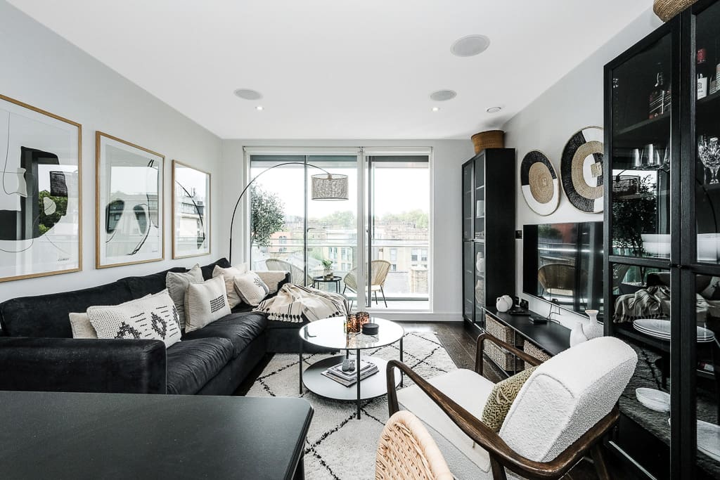 House Vesper Eccleston Pimlico: Contemporary 2-Bedroom Apartment with Air-Con and Balcony, Pimlico
