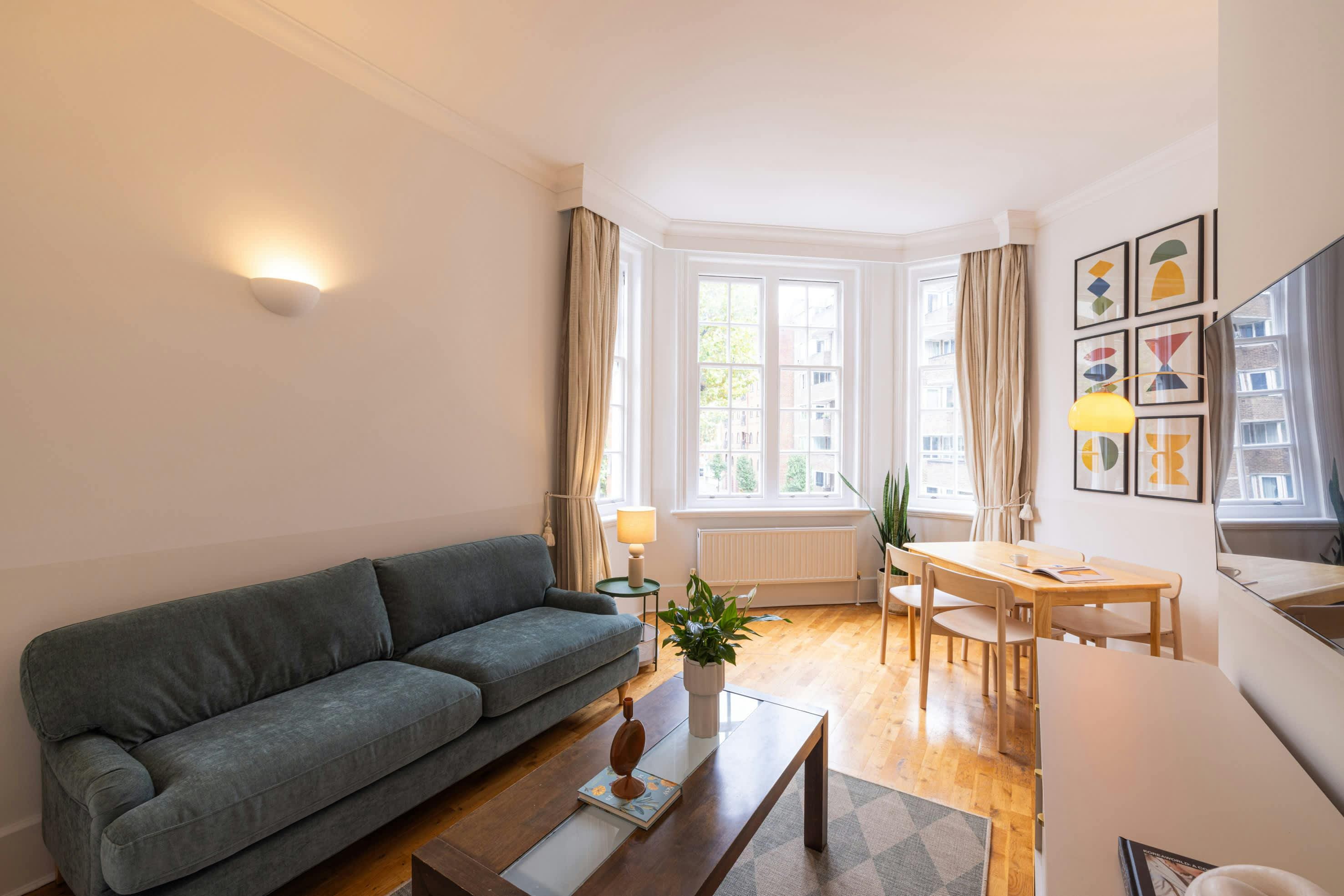 House Gloaming Lupus Pimlico: Stylish 2-Bedroom Apartment Rental with Family Amenities in Pimlico, London