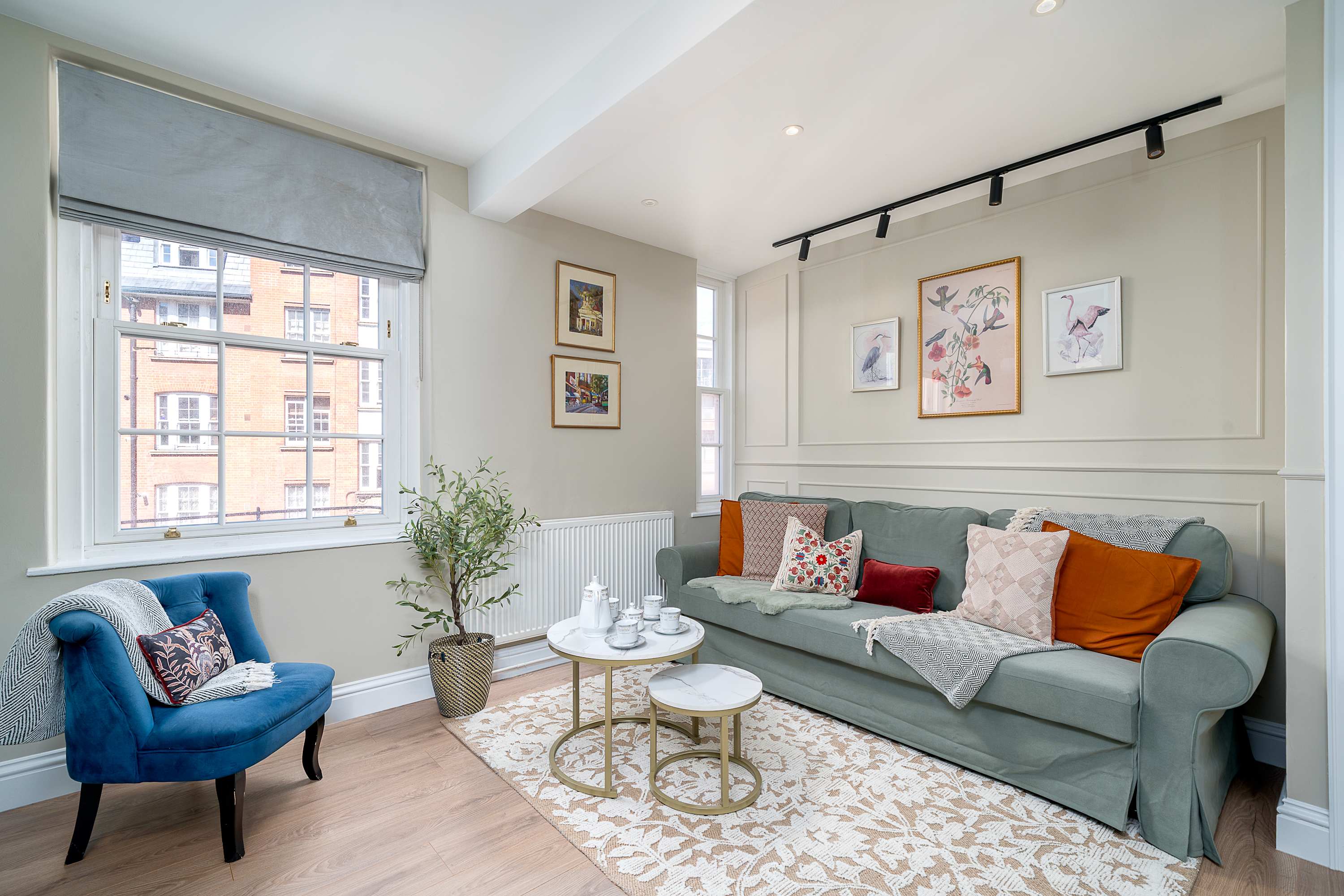 House Gorse Lambeth Westminster: Stylish 2-Bedroom Apartment Rental with Family-Friendly Features, Westminster