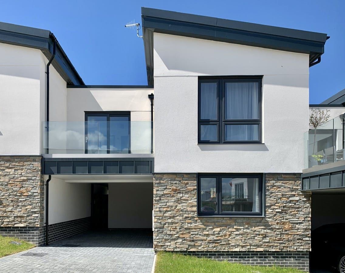 House Tolcarne Perranporth: Luxury 4-Bedroom Villa with Sea Views and Beach Nearby, Perranporth