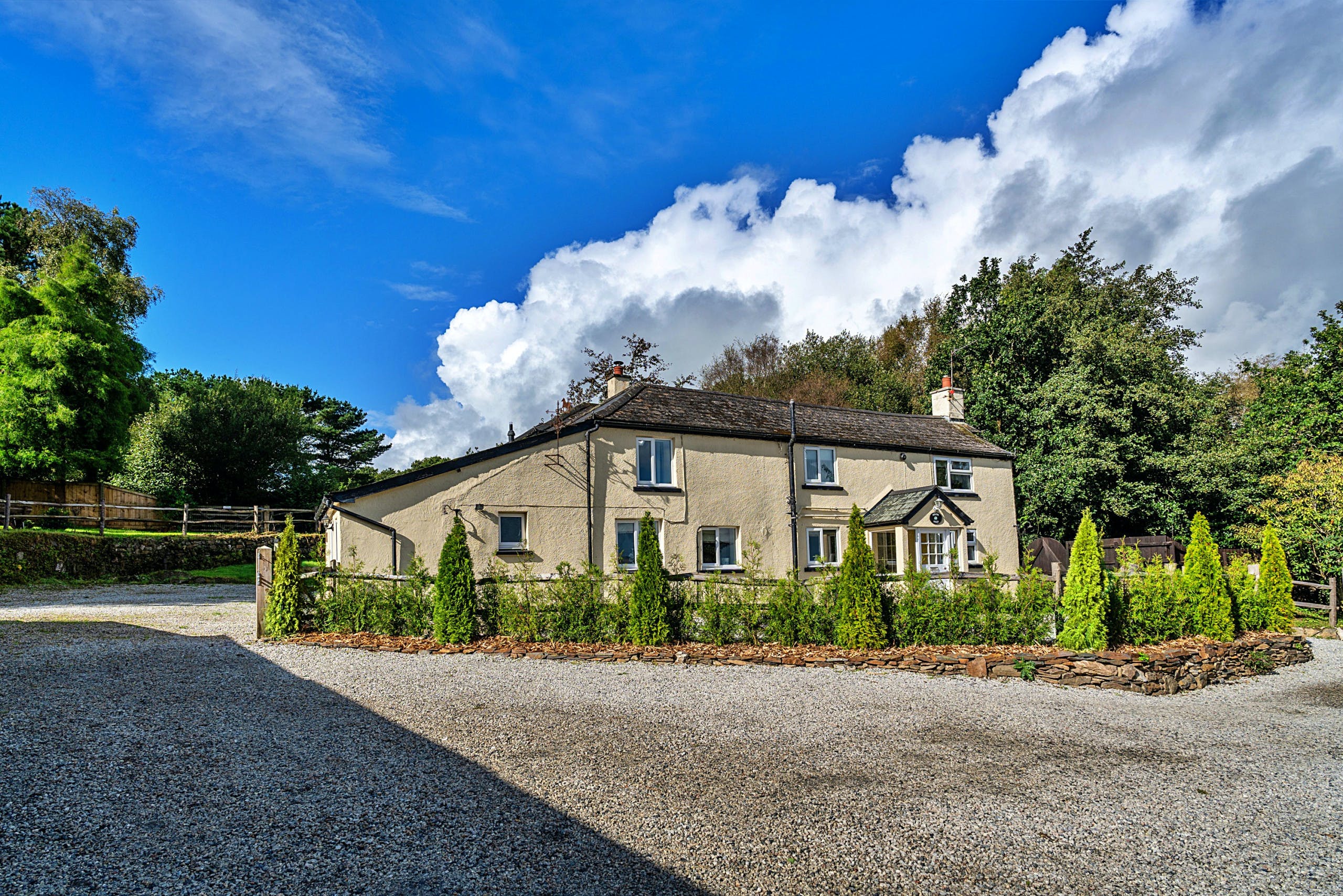 House Tors Valley: Luxury 5-Bedroom Cottage with Family Amenities, West Devon