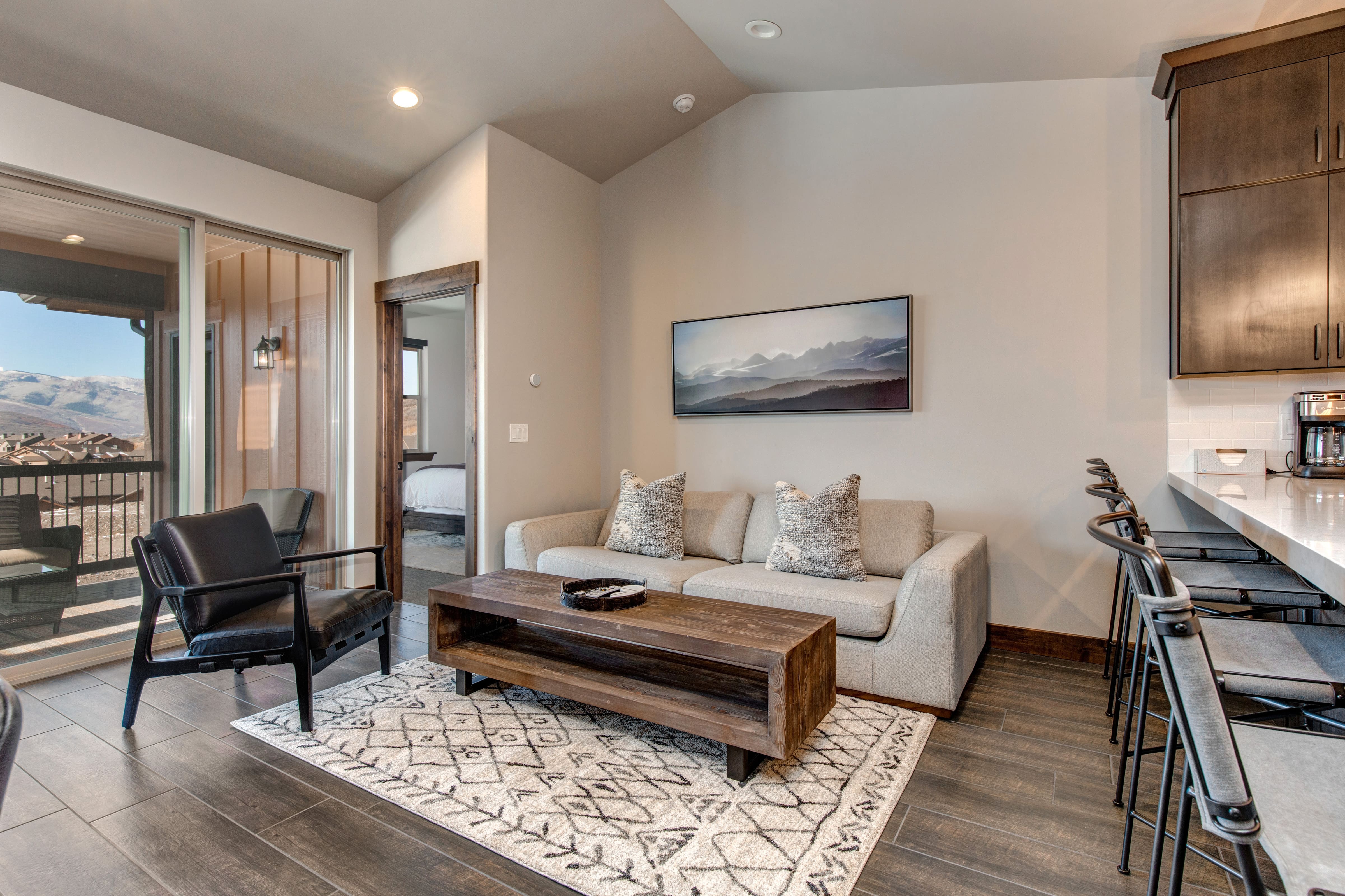 House Wasatch Park: Luxury 4-Bedroom Ski Chalet with Hot Tub, Park City