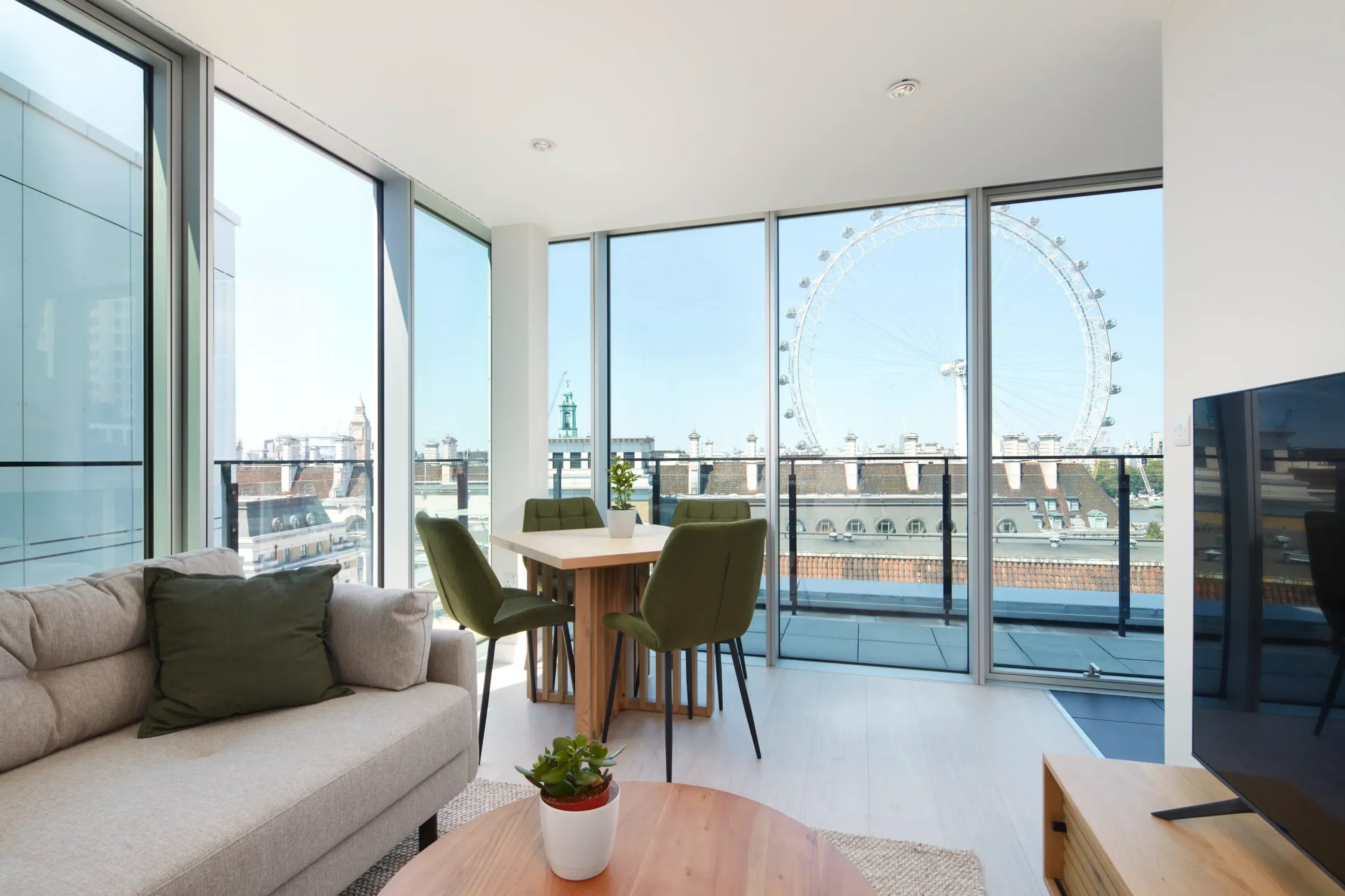 House Waterloo Southbank: Contemporary 2-Bedroom Apartment Rental with Terrace, South Bank London