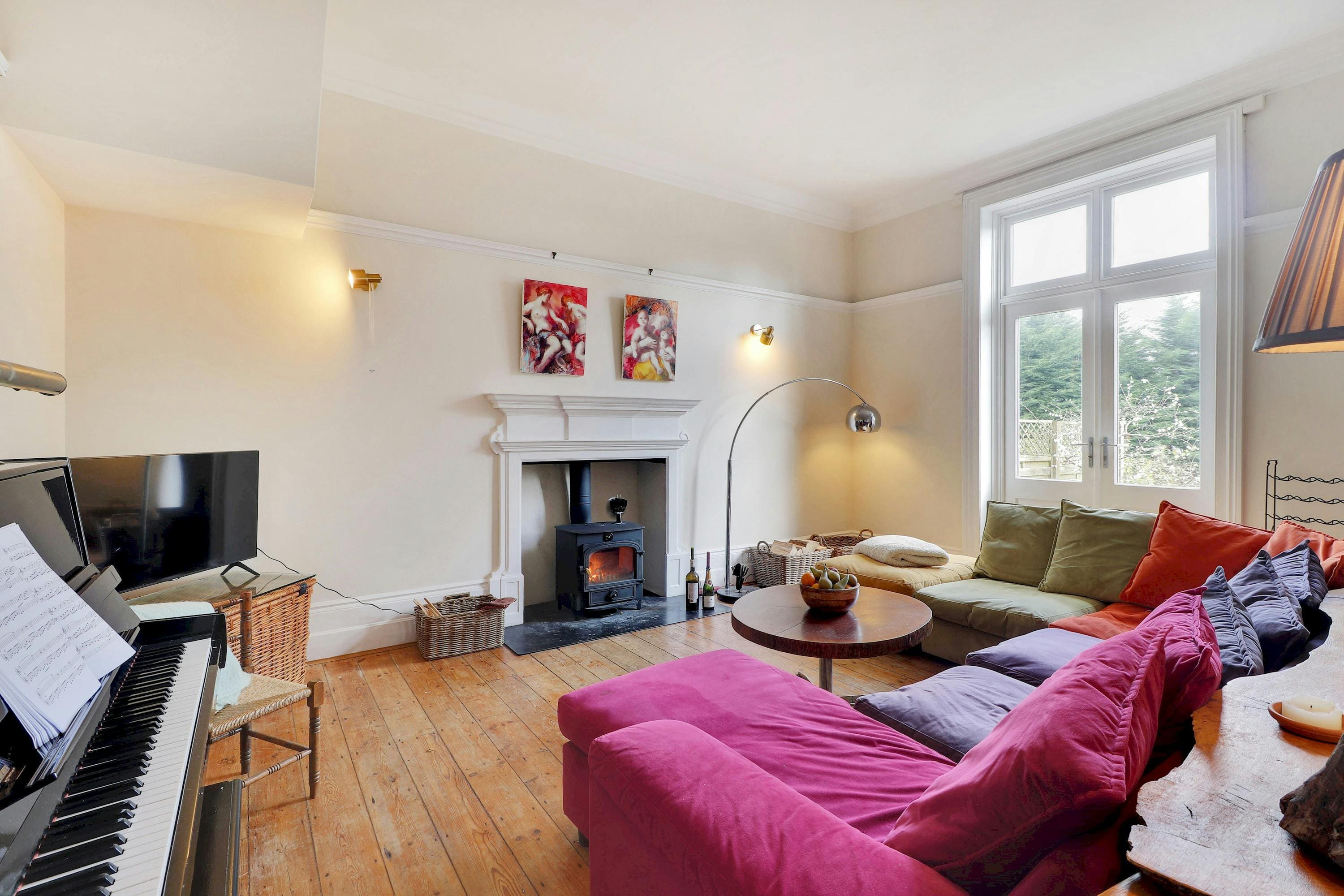 House Wealdfield Robertsbridge: Luxury 5-Bedroom House with Family-Friendly Amenities, East Sussex