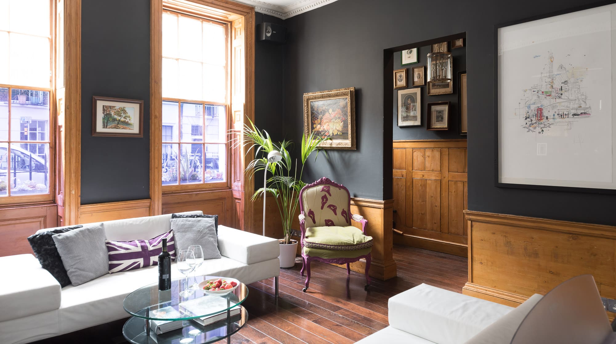 House Gloaming Riding House Fitzrovia: Charming 2-Bedroom Apartment with Hot Tub in Fitzrovia, London