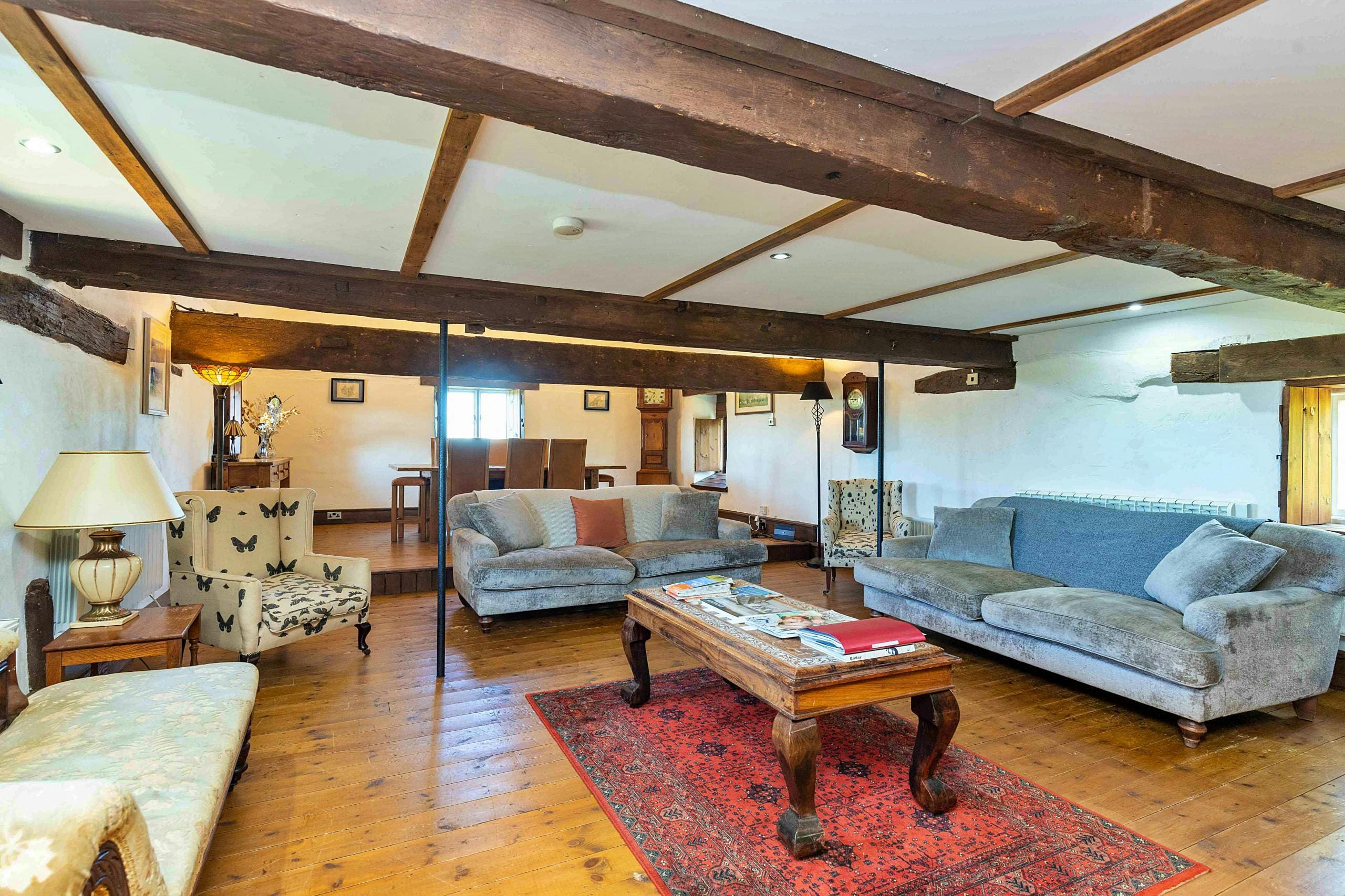 House Witham Somerby: Luxury 4-Bedroom House with Tennis Court and Countryside Views, Rutland