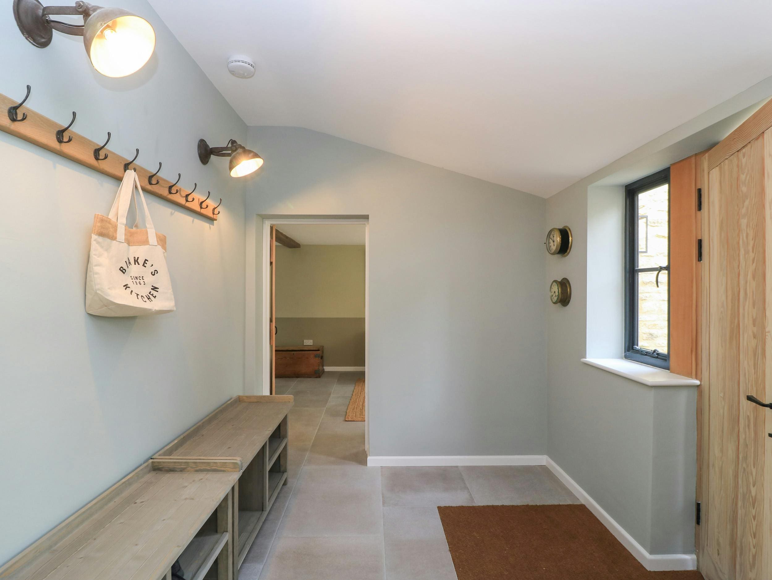 House Wittenham Faringdon: Charming 4-Bedroom Holiday Cottage with Countryside Views, Faringdon