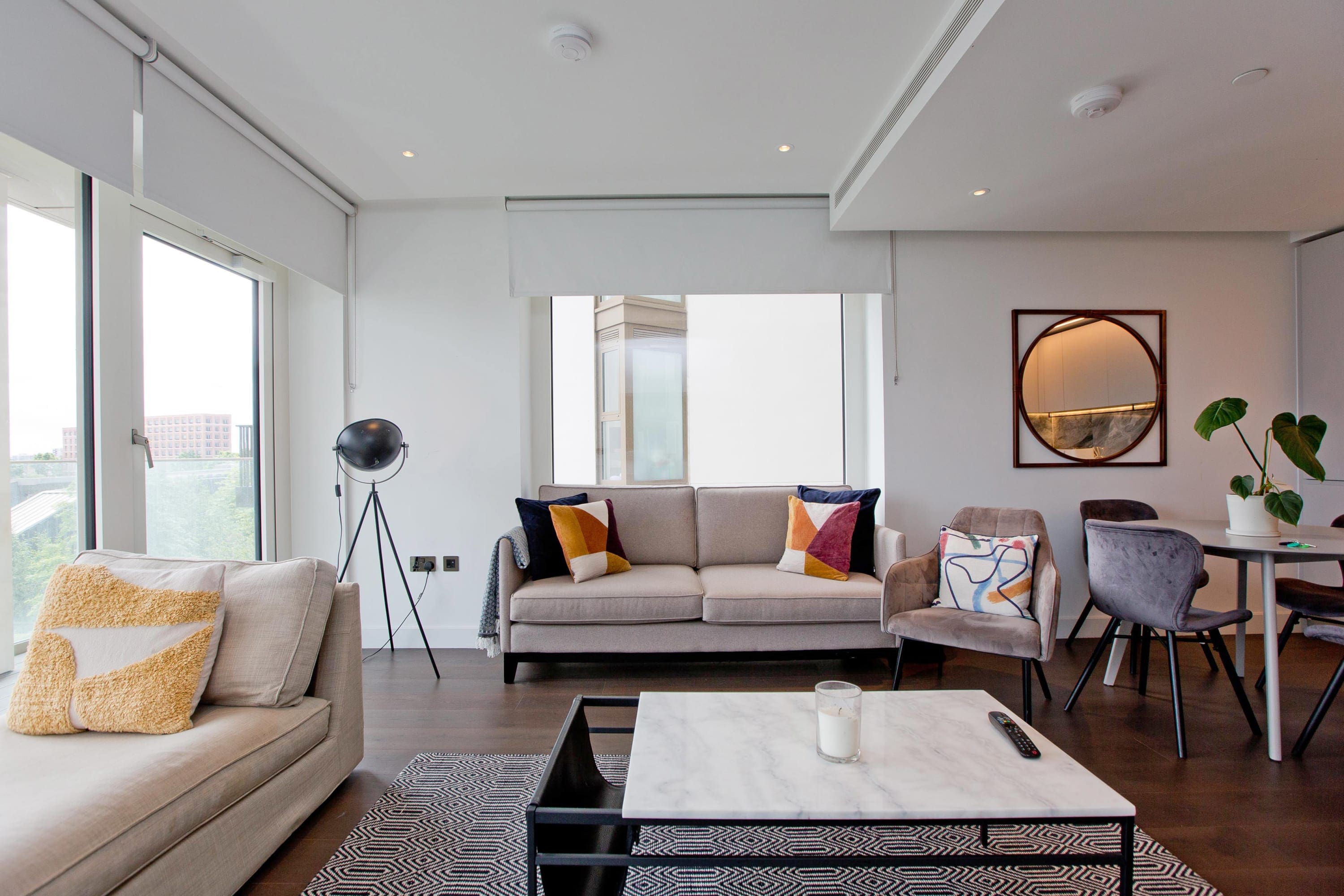 House Wormwood Shepherds Bush: Stylish 2-Bedroom Apartment with Pool and Air-Con in Shepherd’s Bush