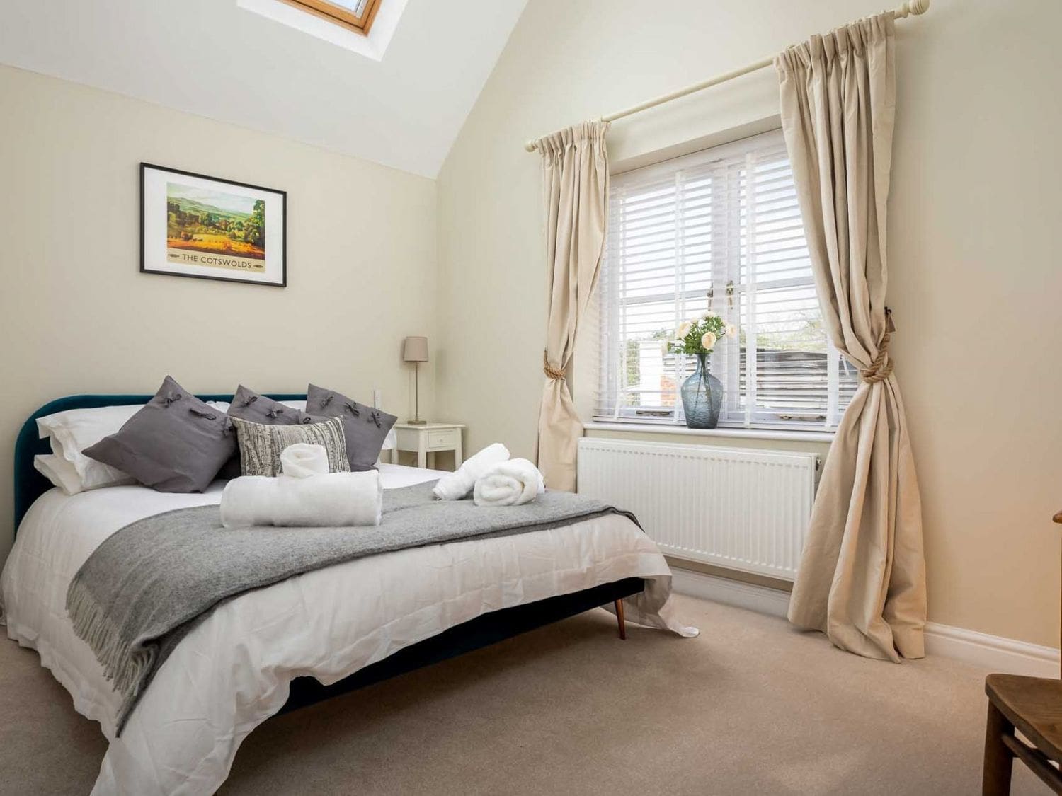 House Wychwood Milton: Luxury 4-Bedroom Cottage with BBQ and Family-Friendly Features, Oxfordshire