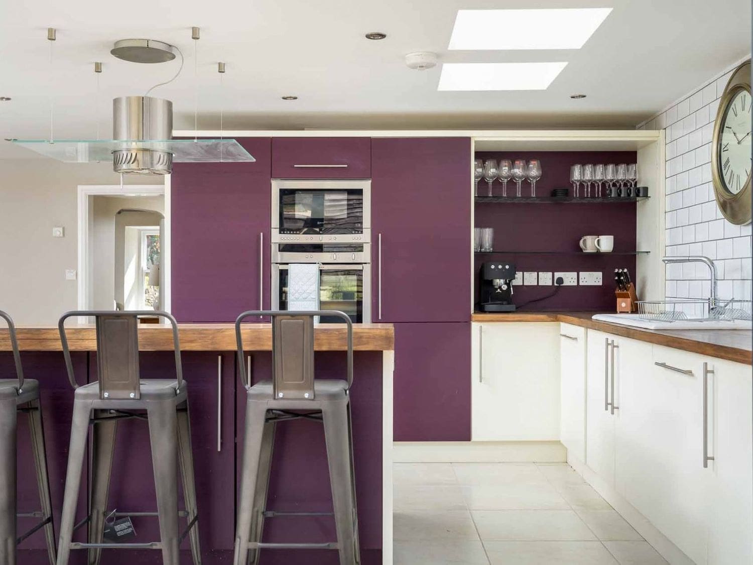 House Wychwood Milton: Luxury 4-Bedroom Cottage with BBQ and Family-Friendly Features, Oxfordshire