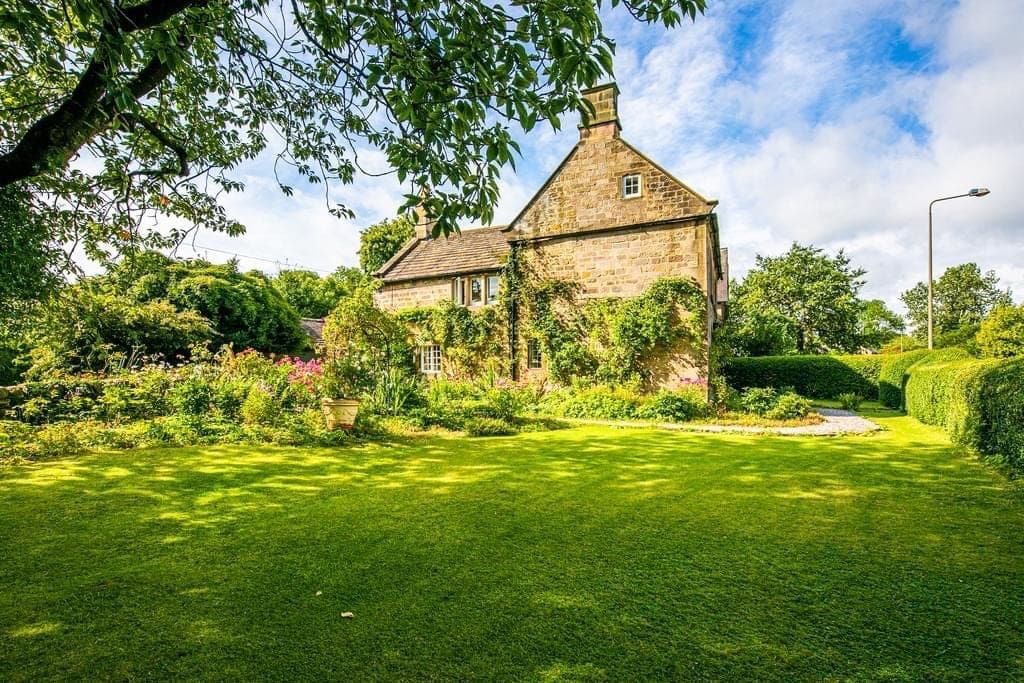 House Wyehill Rowsley: Charming 4-Bedroom Holiday Cottage with Garden in Peak District