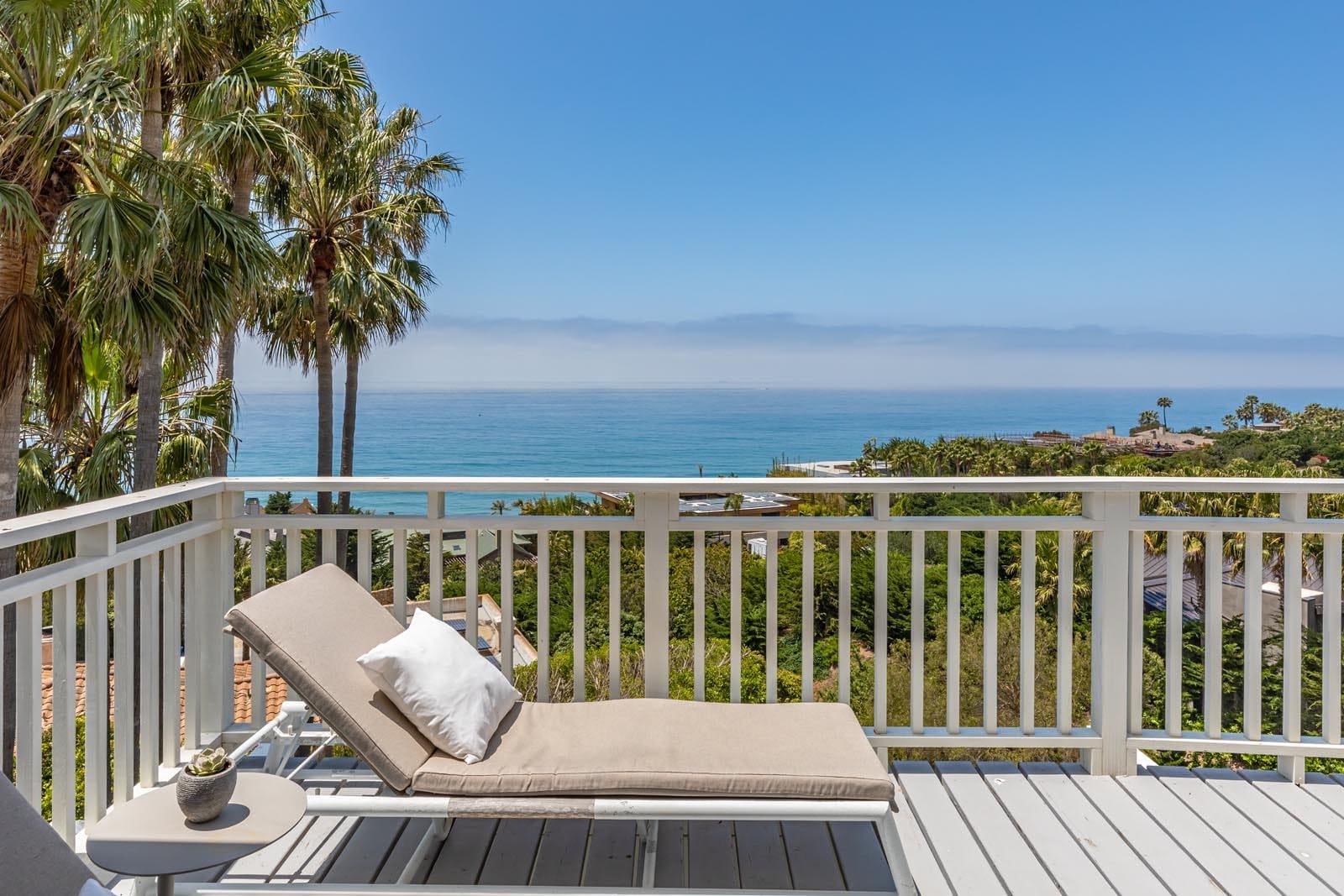 Villa Aurore Point Dume Malibu: Luxury 4-Bedroom Apartment with Seaview and Hot Tub, Malibu