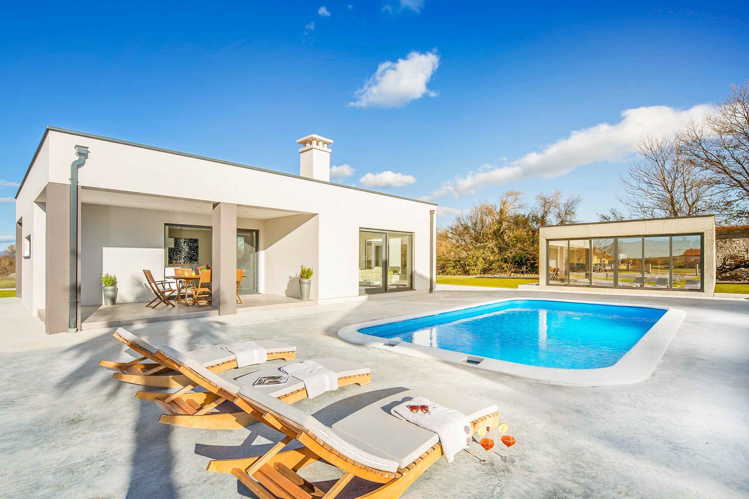 Kuća Lipa Labin: Stylish 3-Bedroom Apartment with Private Pool and Sea Views, Istria Croatia