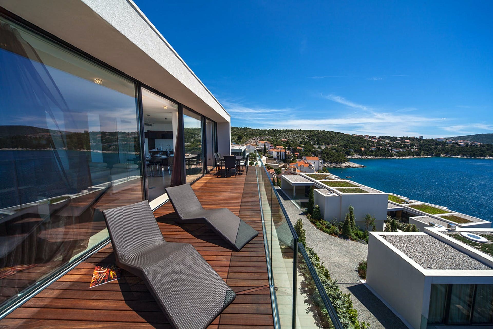 Kuća Mandalina Šibenik: Stylish 2-Bedroom Penthouse with Sea Views and Pool, Šibenik