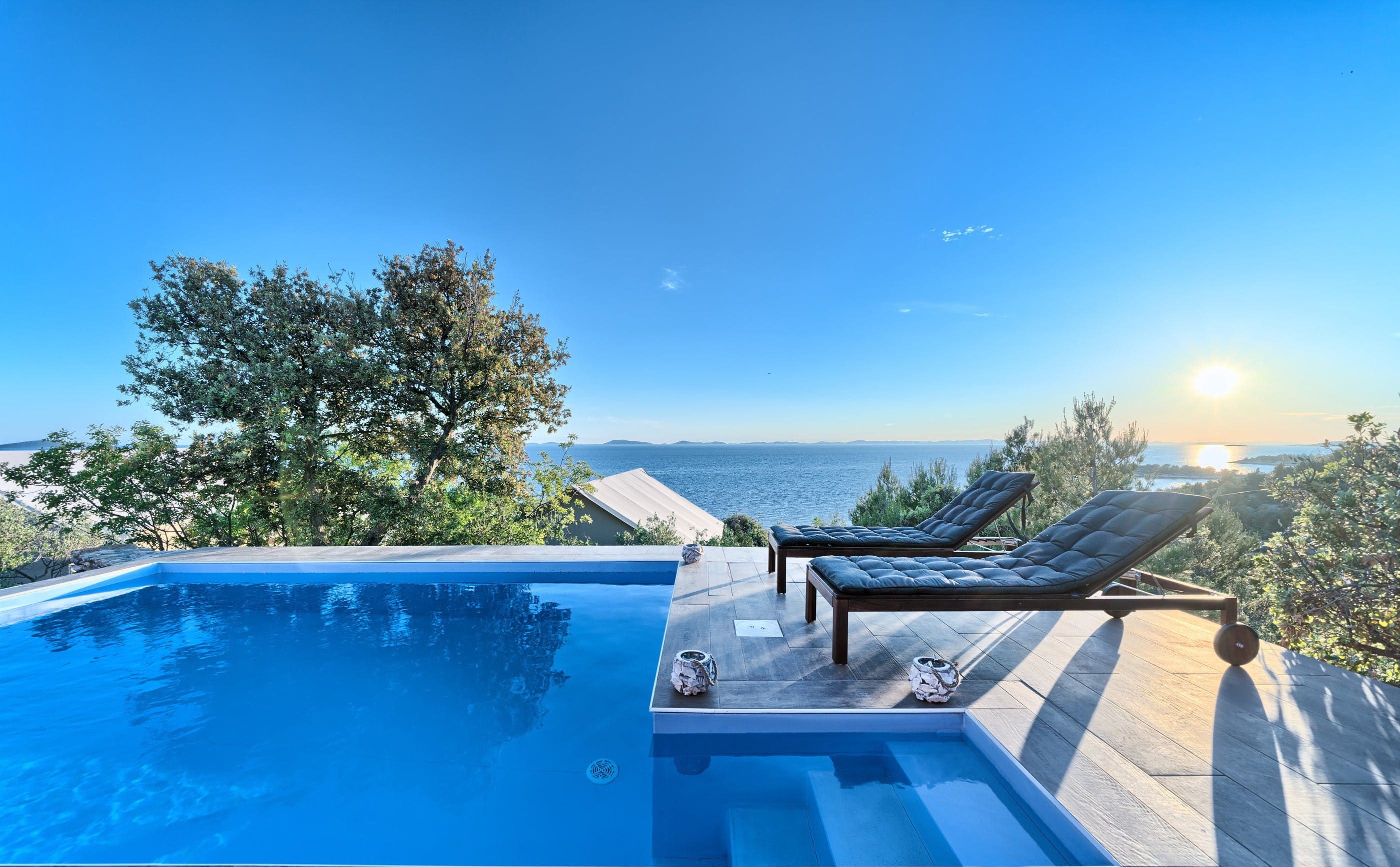 Kuća Pašman Šibenik: 2-Bedroom Cottage Rental with Private Pool and Tennis Court, Šibenik-Knin County