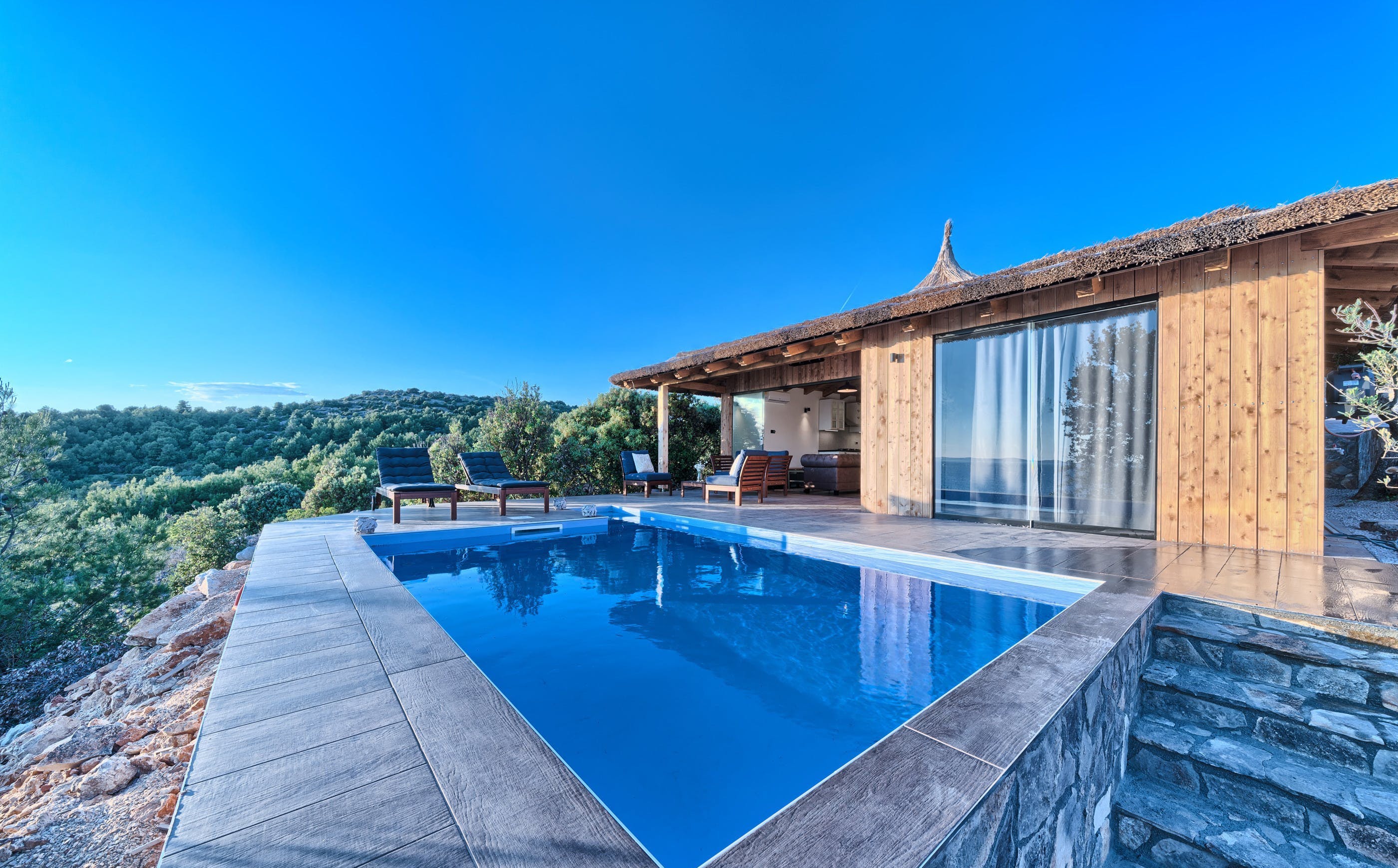 Kuća Pašman Šibenik: 2-Bedroom Cottage Rental with Private Pool and Tennis Court, Šibenik-Knin County