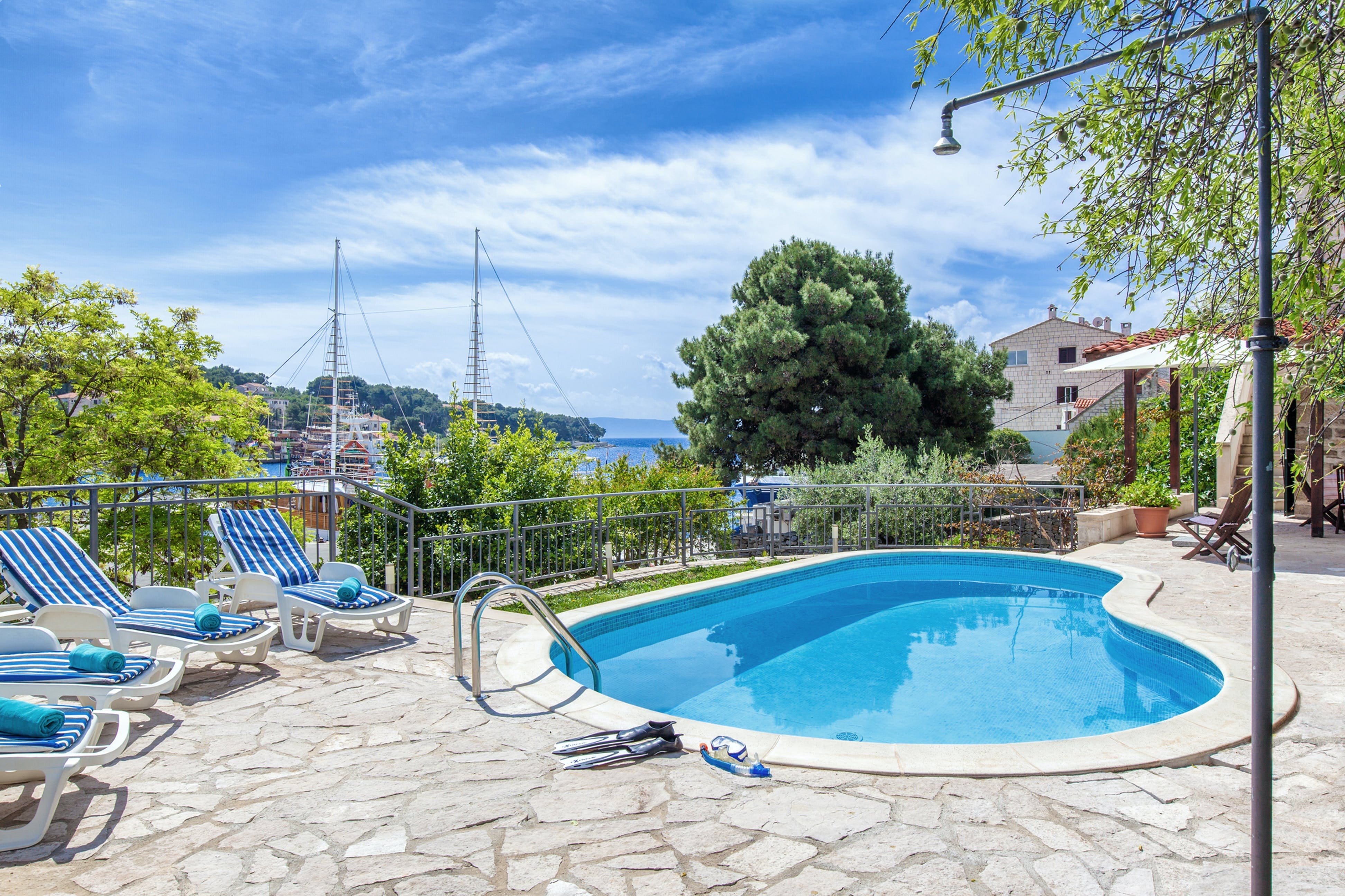 Kuća Sumartin Split: Luxury 3-Bedroom Villa with Private Pool and Sea Views, Split