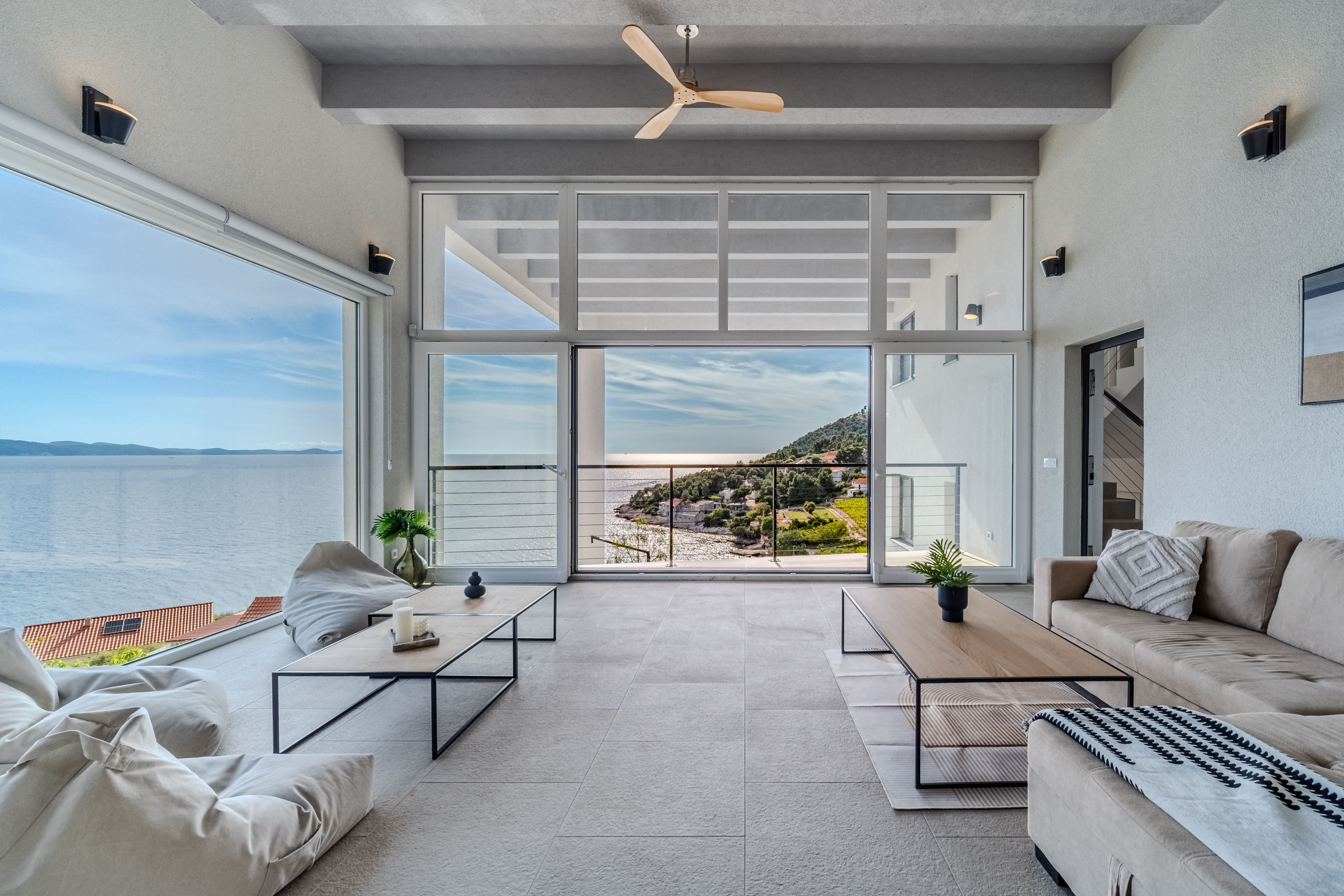 Kuća Sustipan Split: Spacious 5-Bedroom Apartment with Pool and Sea Views, Split