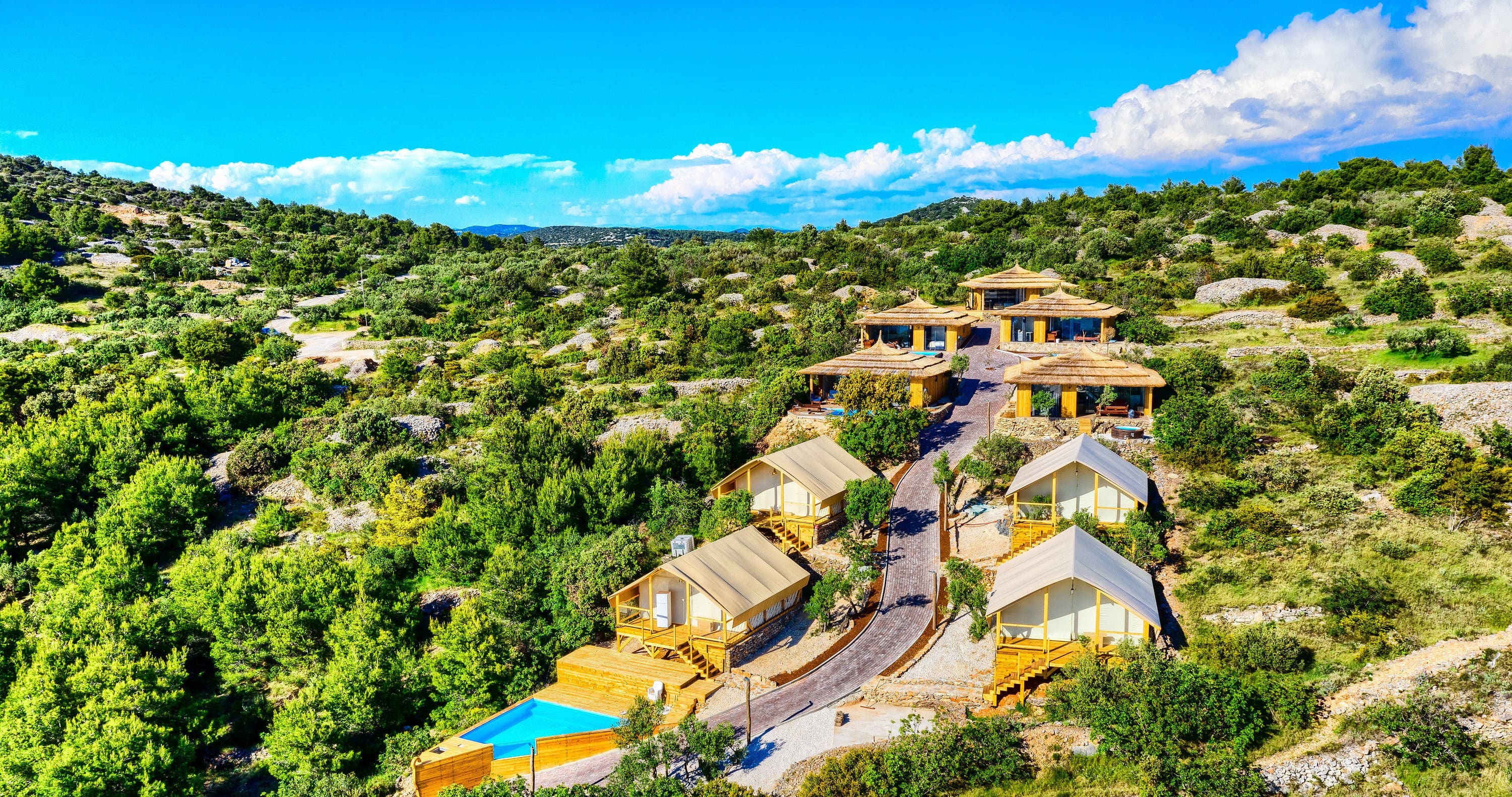 Kuća Vrulje Šibenik: Charming 2-Bedroom Cottage Rental with Pool and Tennis Court, Šibenik-Knin County