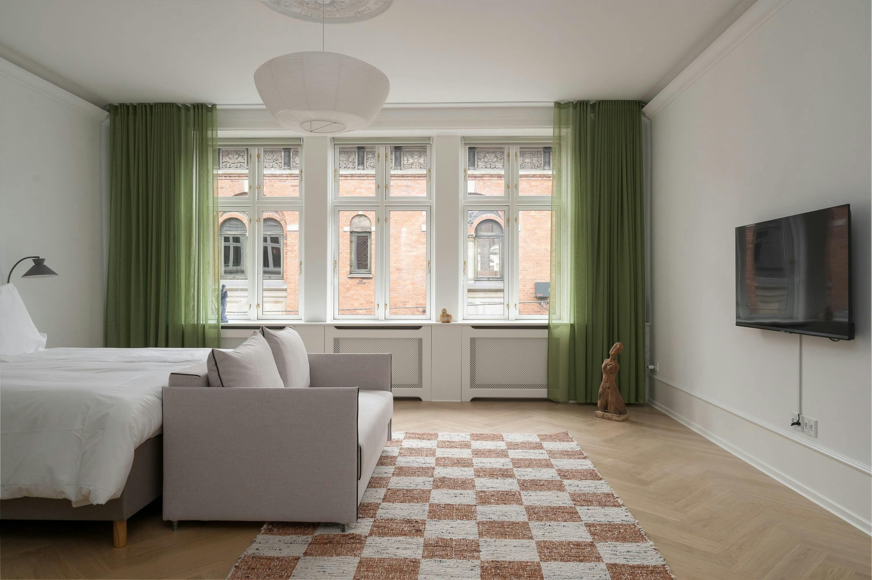 Lejlighed Rådhuspladsen: Charming 1-Bedroom Apartment Rental with Family Features in Rådhuspladsen, Copenhagen