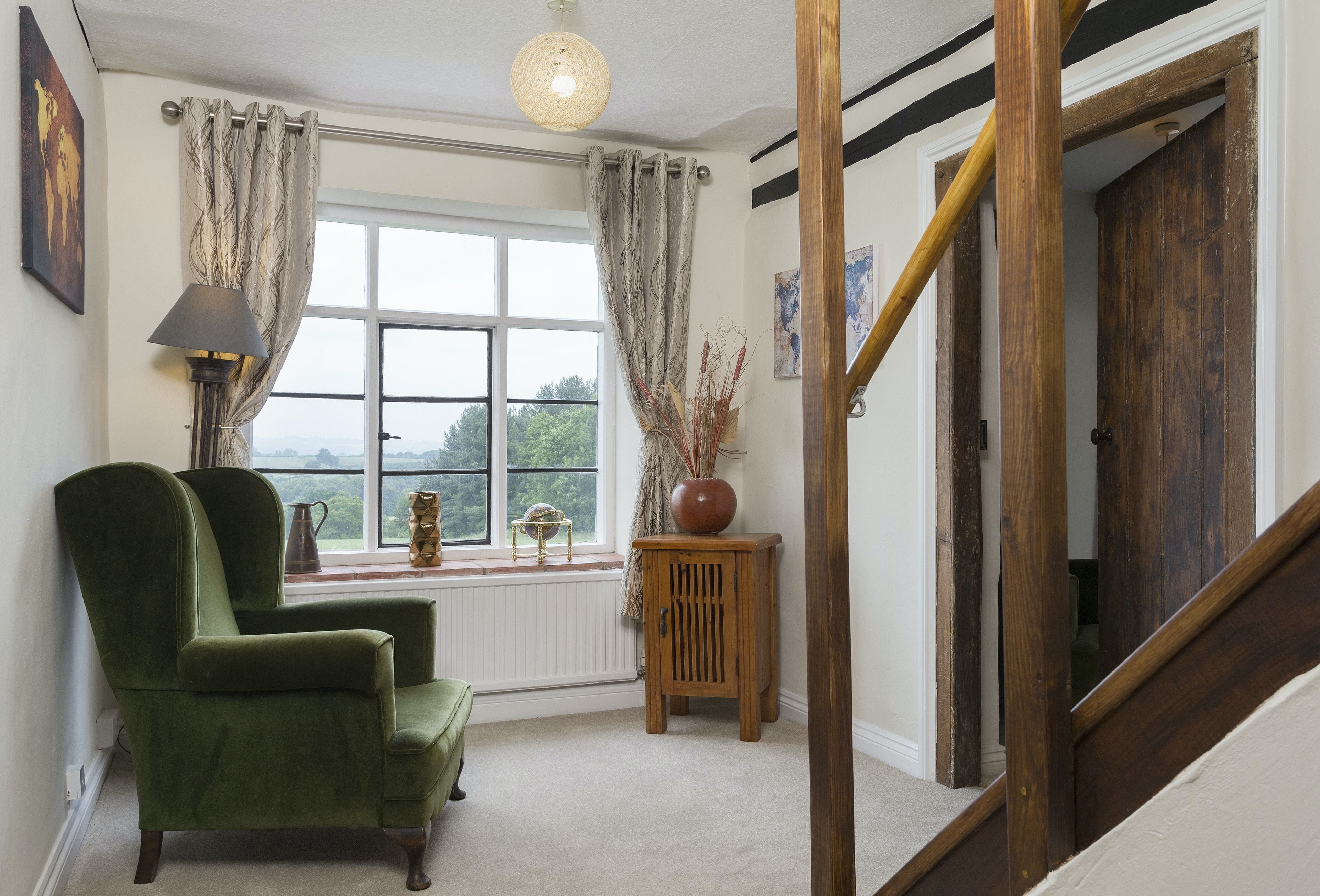 House Gregale Bredon Worcestershire: Spacious 4-Bedroom Luxury House with Hot Tub and Countryside Views, Worcestershire