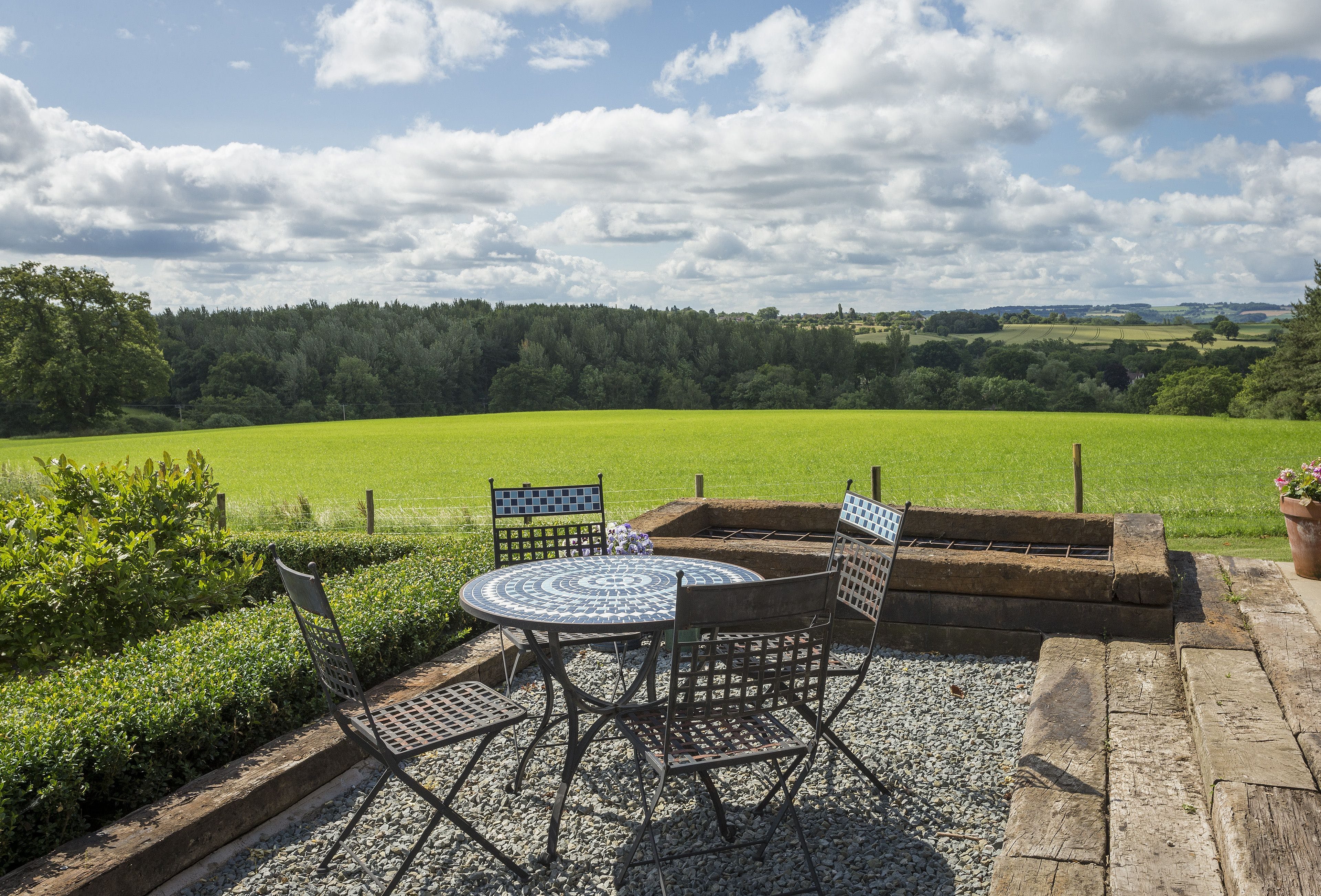 House Gregale Bredon Worcestershire: Spacious 4-Bedroom Luxury House with Hot Tub and Countryside Views, Worcestershire