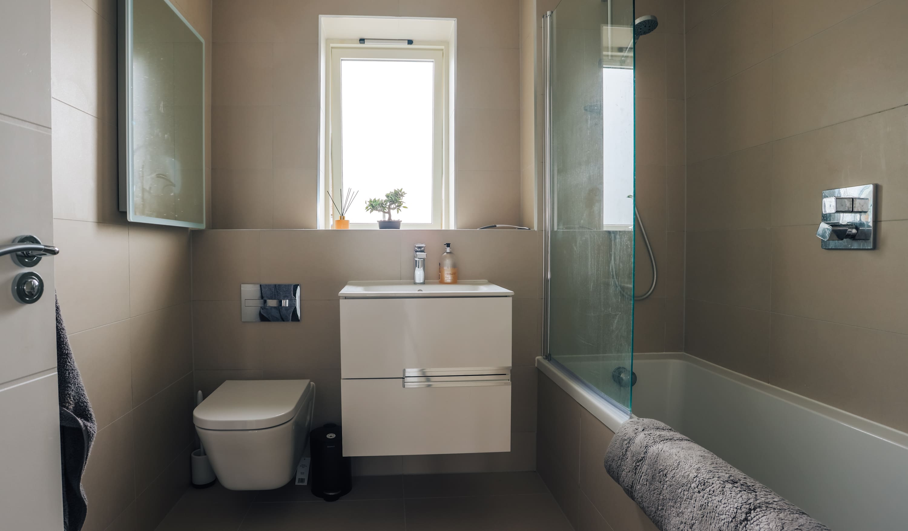 Manor Adur Shoreham: Contemporary 3-Bedroom Apartment with Seaviews in West Sussex
