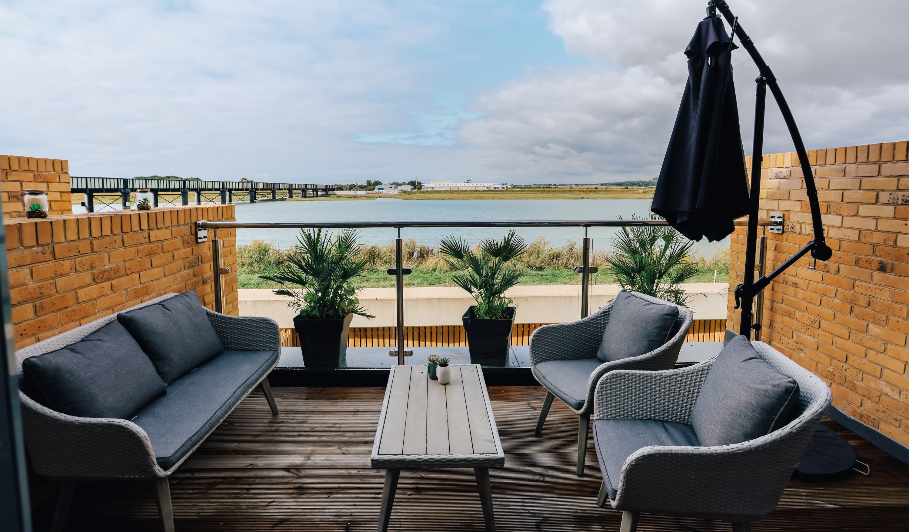 Manor Adur Shoreham: Contemporary 3-Bedroom Apartment with Seaviews in West Sussex