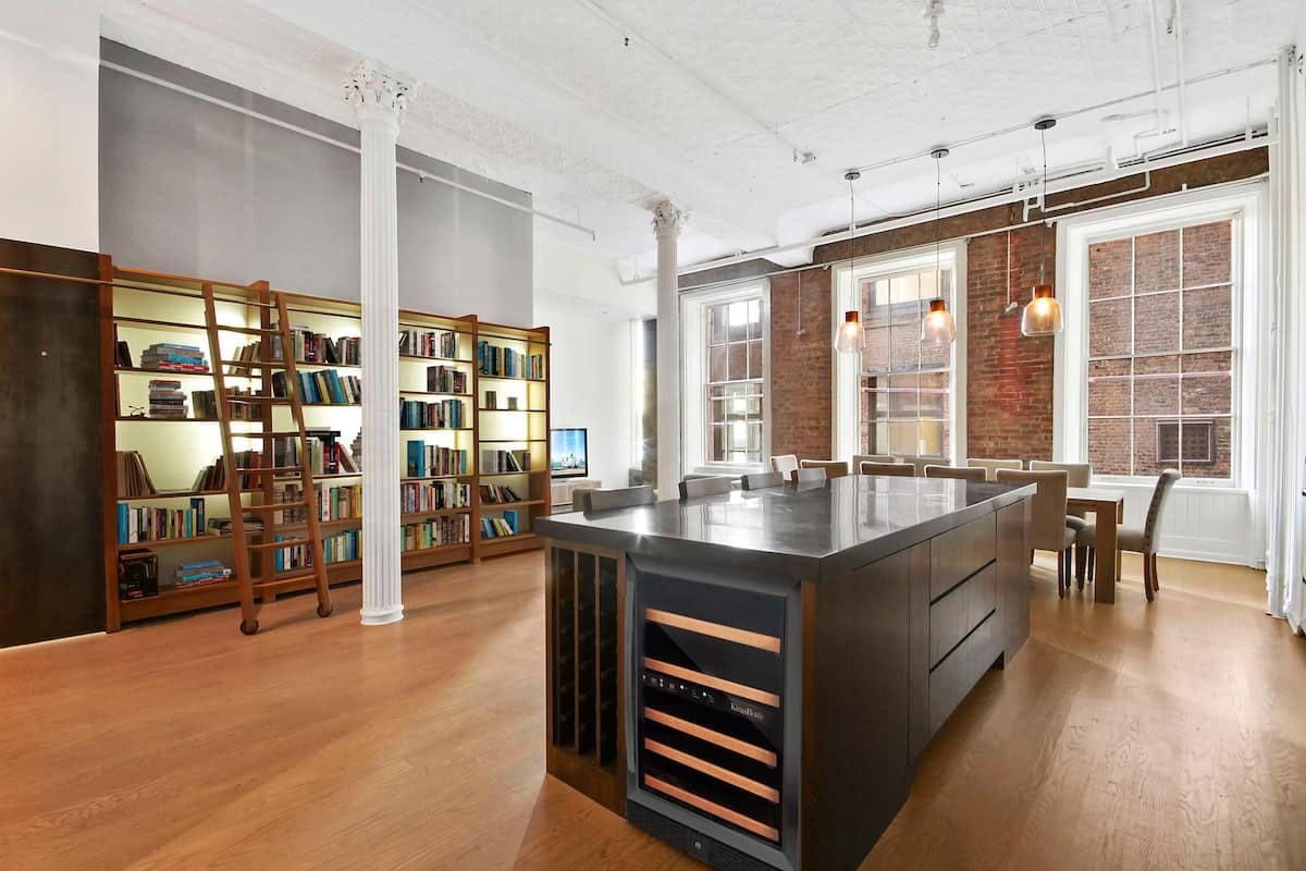 Manor Bowery NoHo: Stylish 2-Bedroom Loft Rental with Hot Tub in NoHo, New York