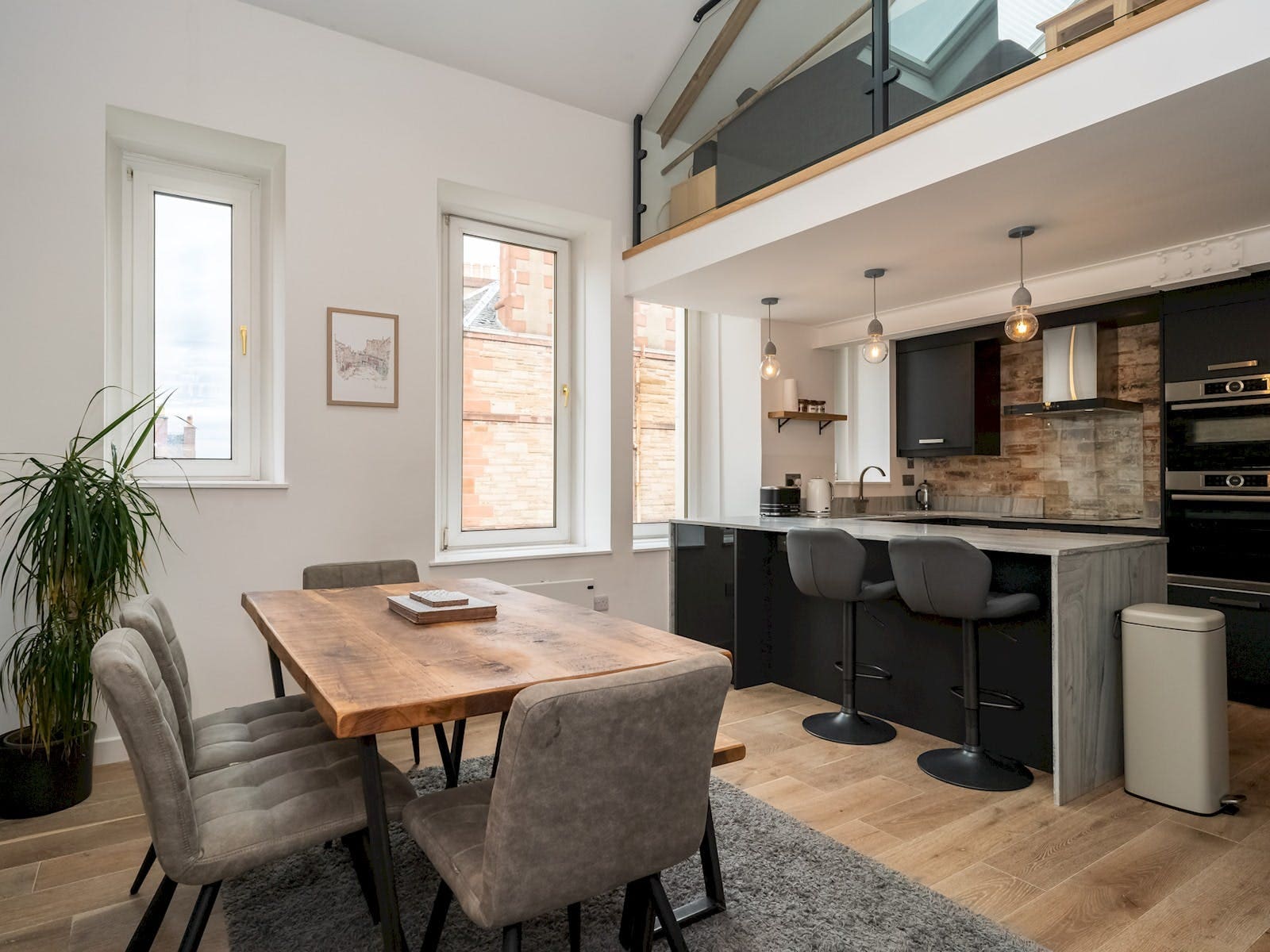 Manor Bruntsfield Edinburgh: Charming 3-Bedroom Apartment with Seaview in Bruntsfield & Morningside