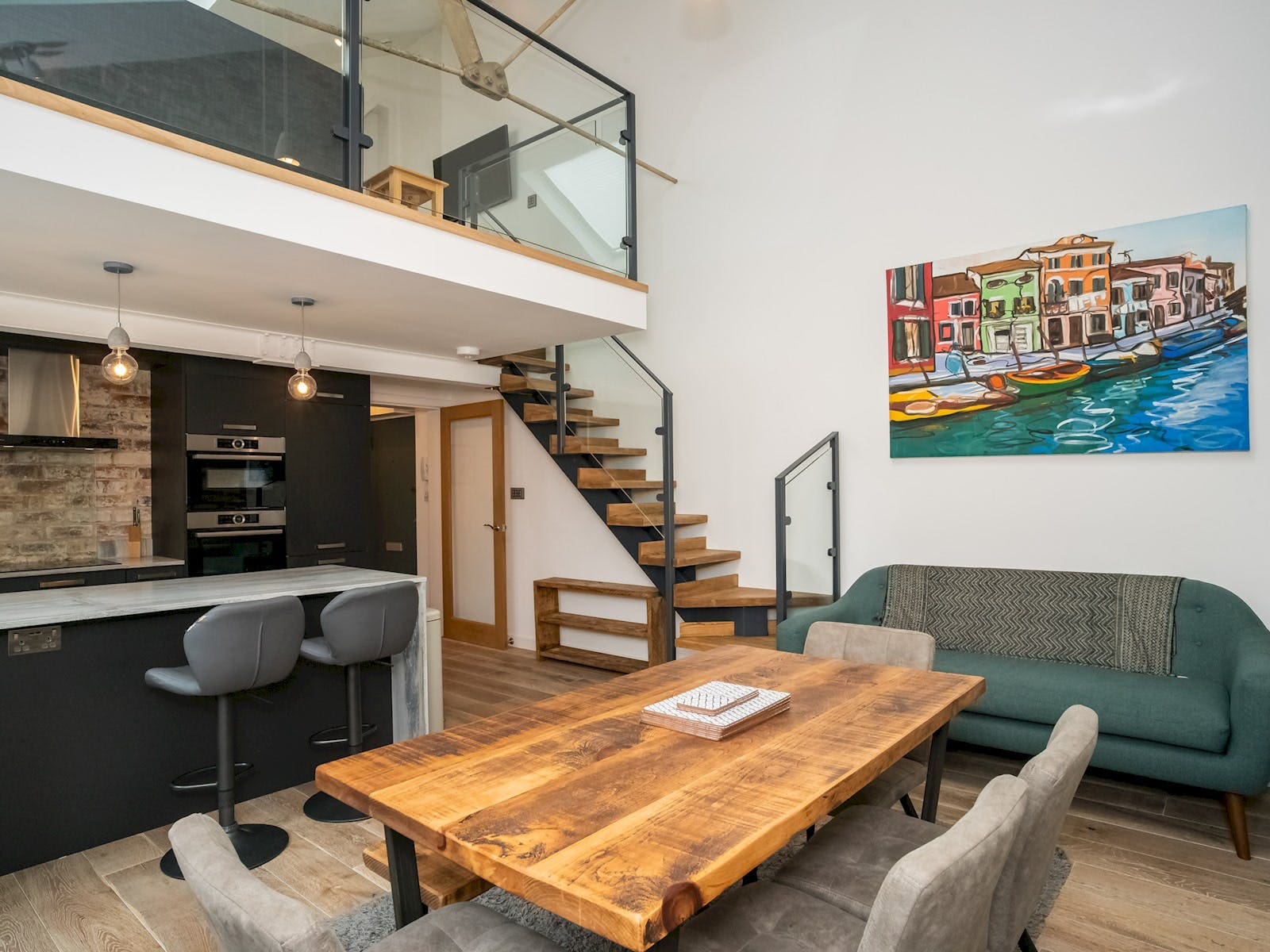 Manor Bruntsfield Edinburgh: Charming 3-Bedroom Apartment with Seaview in Bruntsfield & Morningside