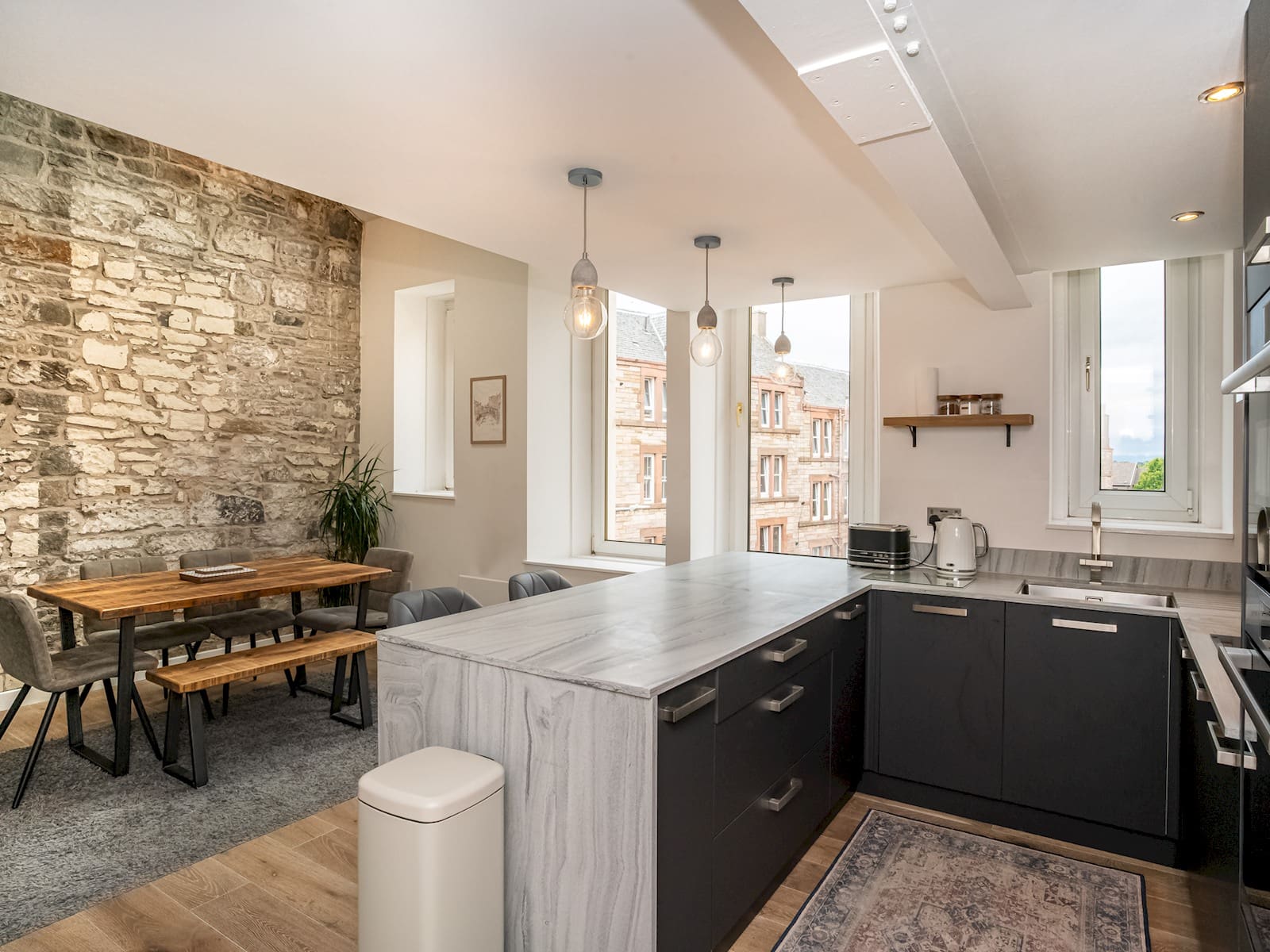 Manor Bruntsfield Edinburgh: Charming 3-Bedroom Apartment with Seaview in Bruntsfield & Morningside