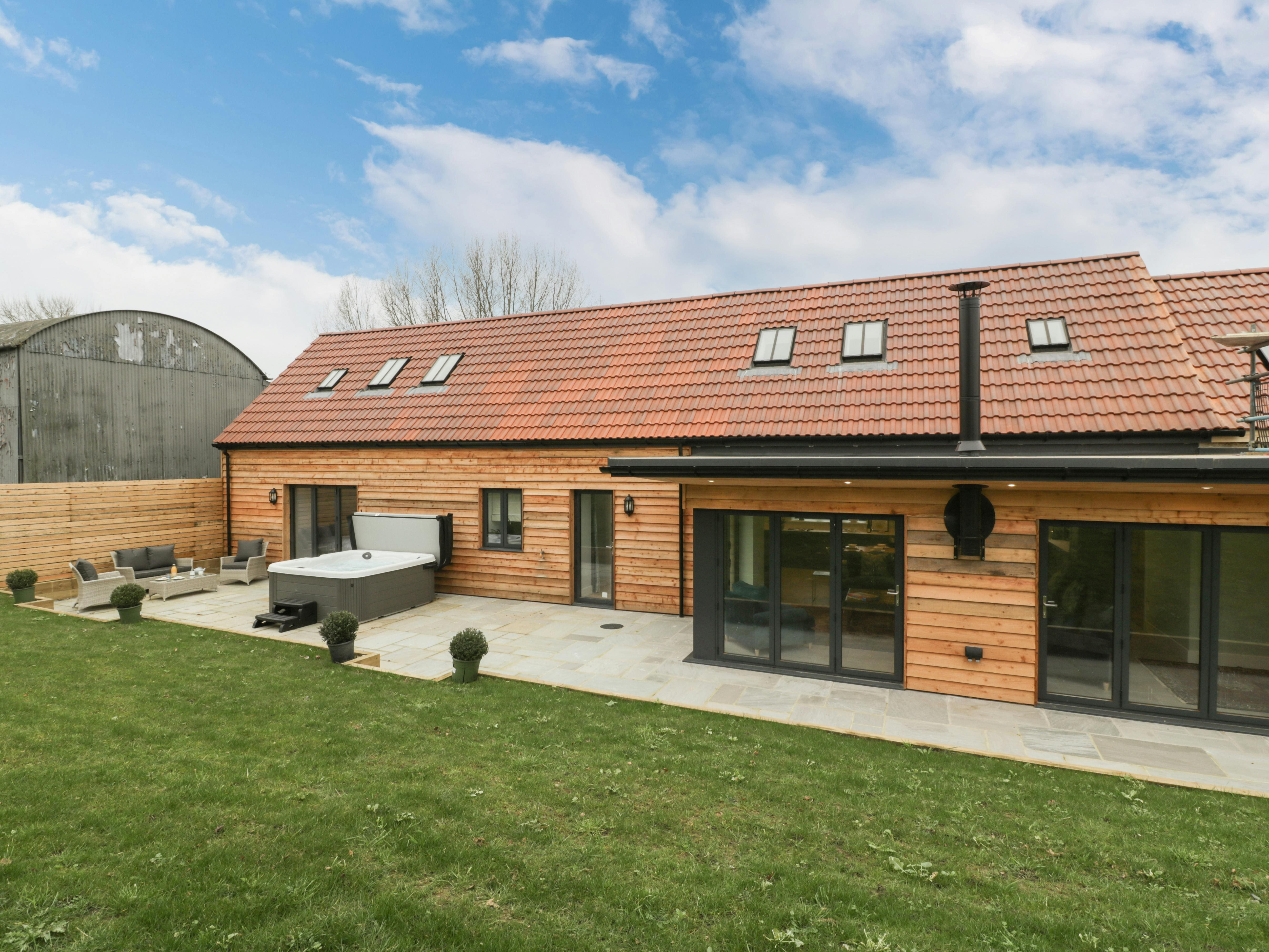 Manor Coker Sherborne: Charming 4-Bedroom Holiday Cottage with Hot Tub near Sherborne, Dorset